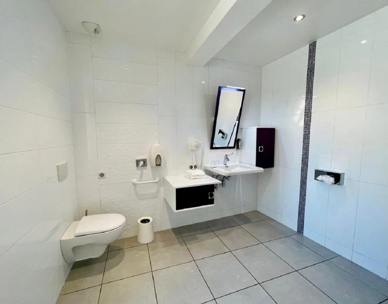 Bathroom in Hostellerie De Bretonnière - Groupe Logis Hotels