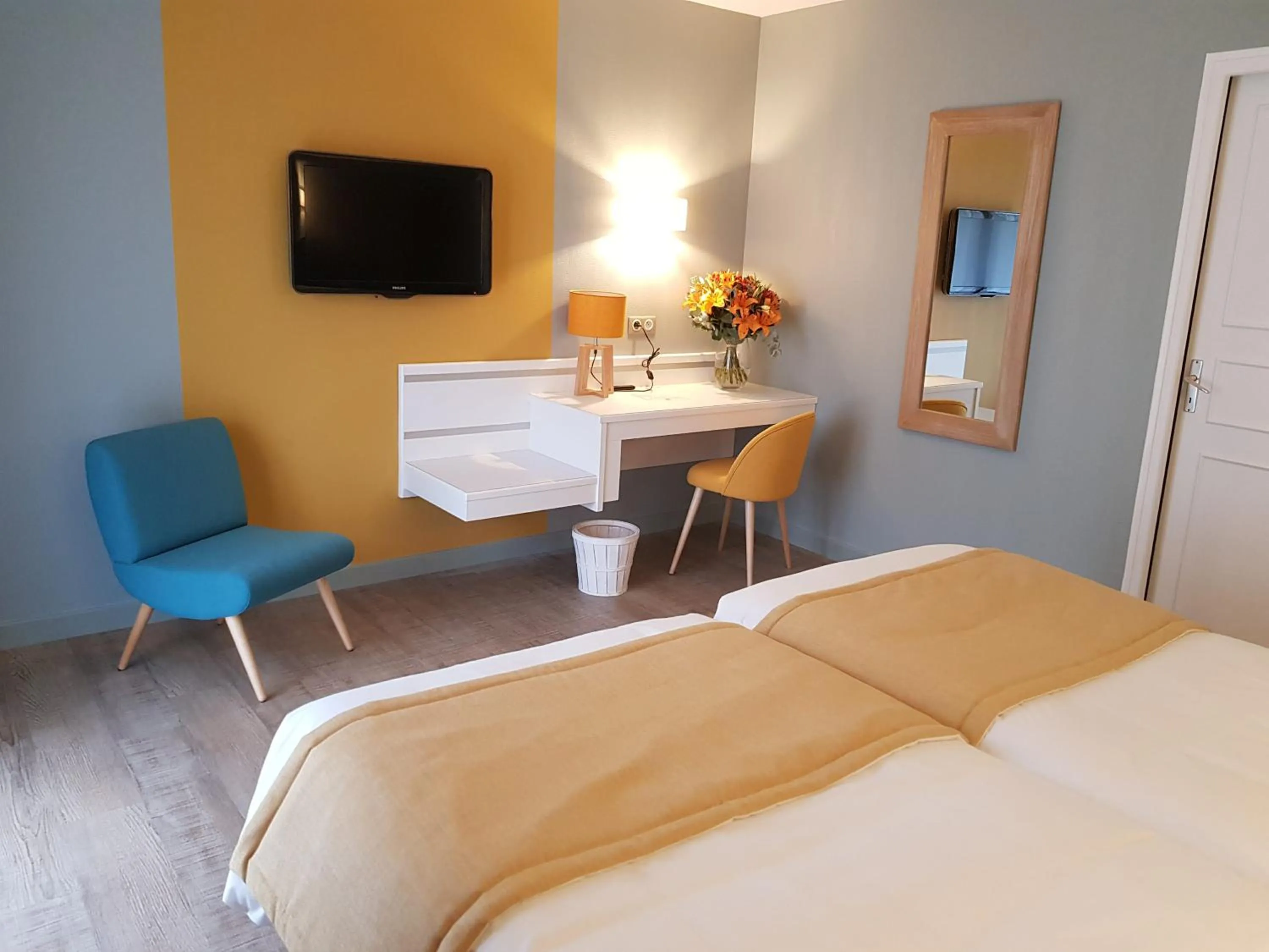 Bedroom, Bed in Hostellerie De Bretonnière - Groupe Logis Hotels