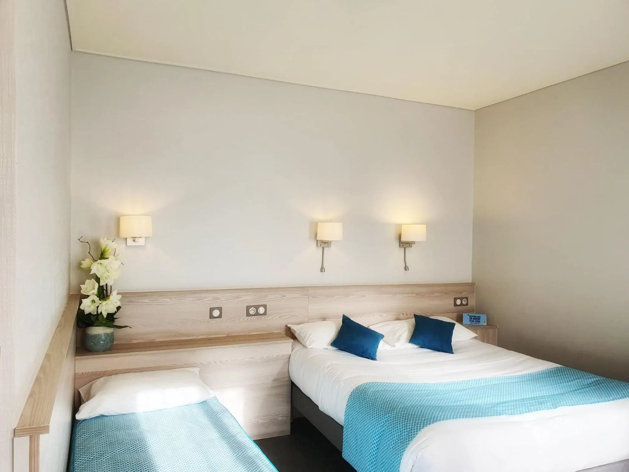 Photo of the whole room, Bed in Hostellerie De Bretonnière - Groupe Logis Hotels