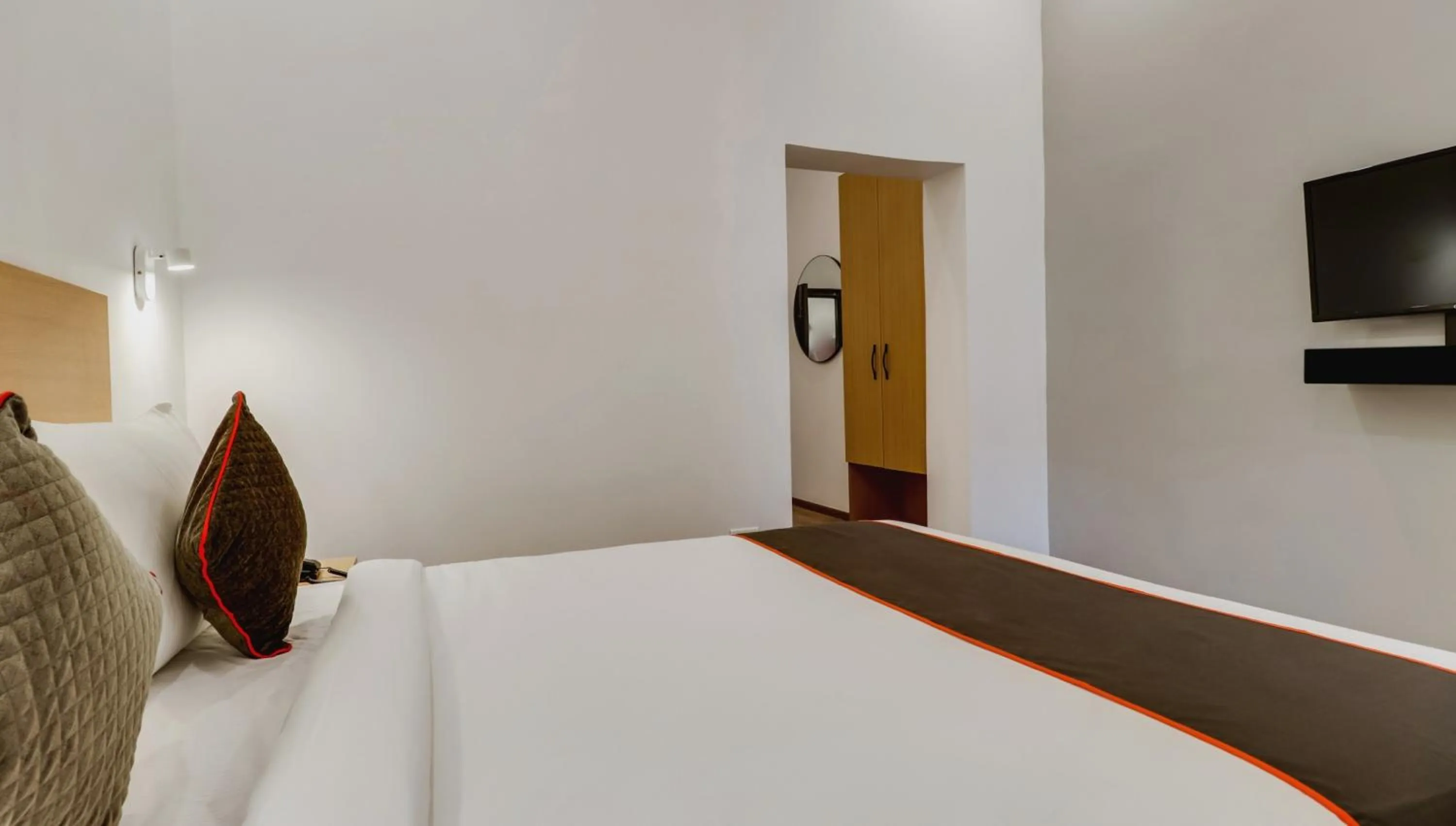 Bedroom, Bed in Super Townhouse Gandhi Hall