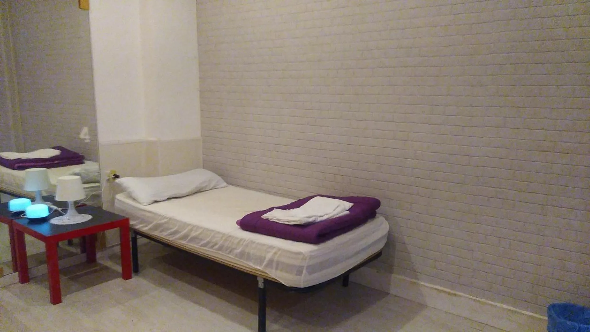 Photo of the whole room in Granada Old Town Hostel