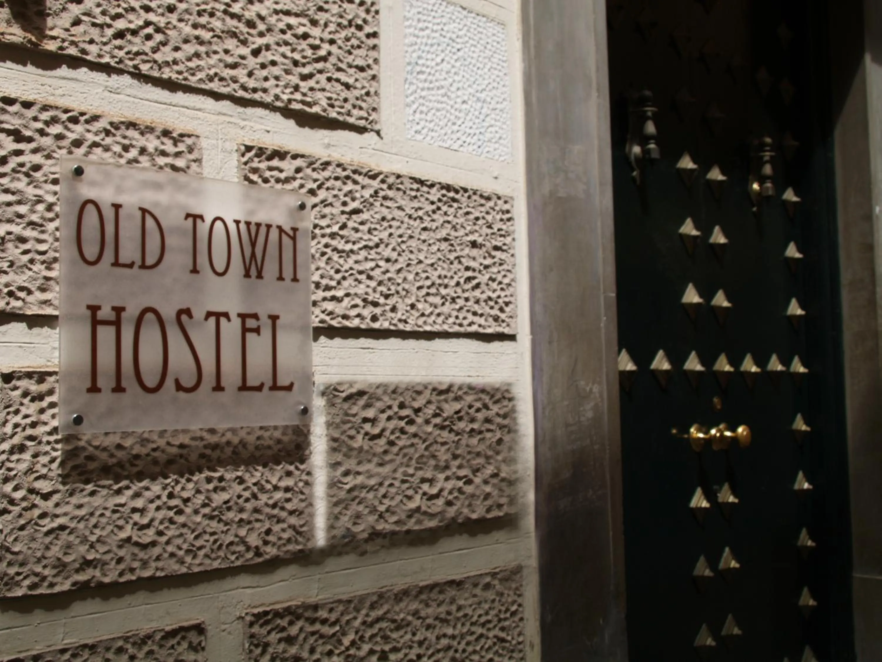Facade/entrance in Granada Old Town Hostel