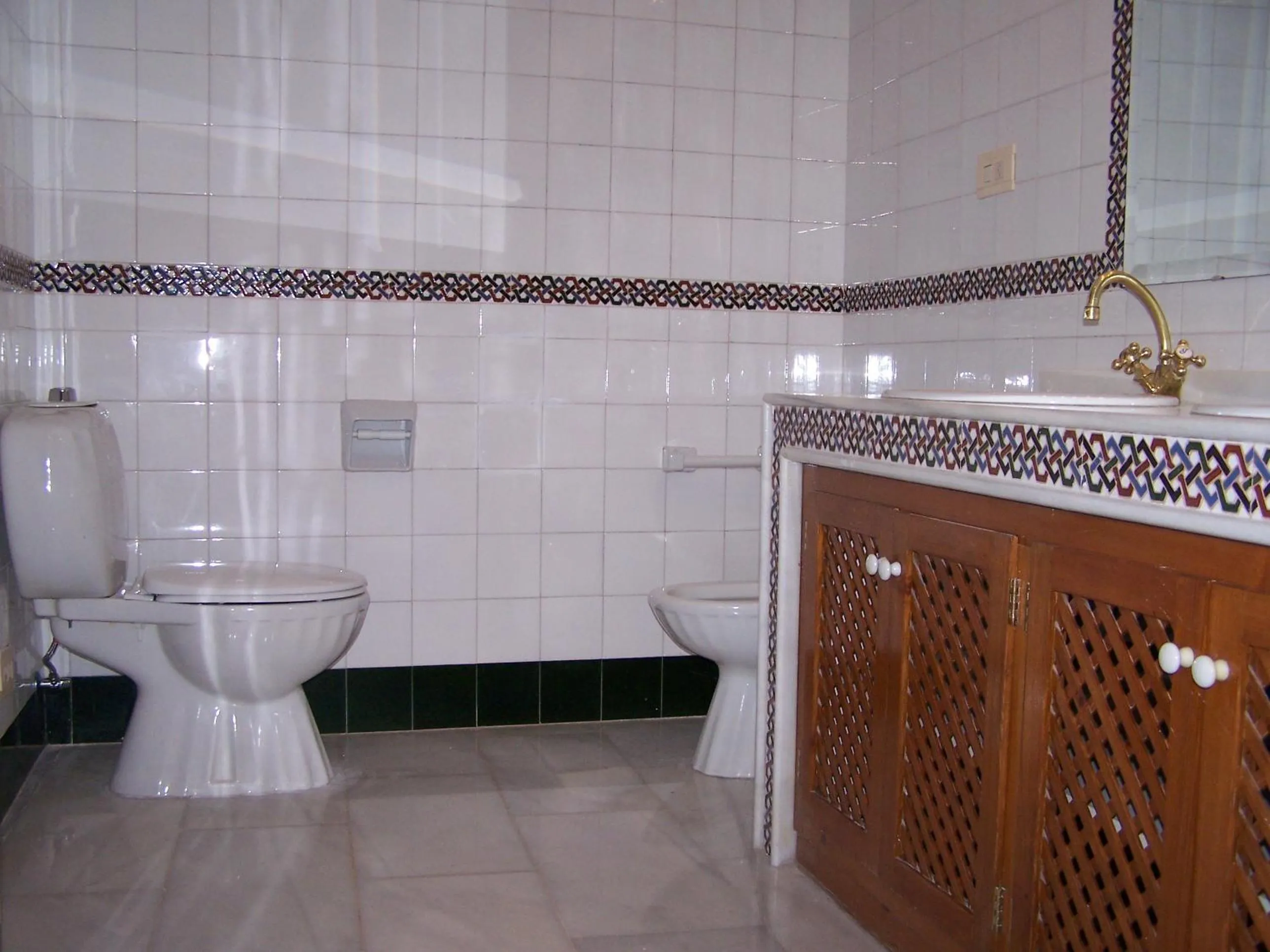 Bathroom in Granada Old Town Hostel