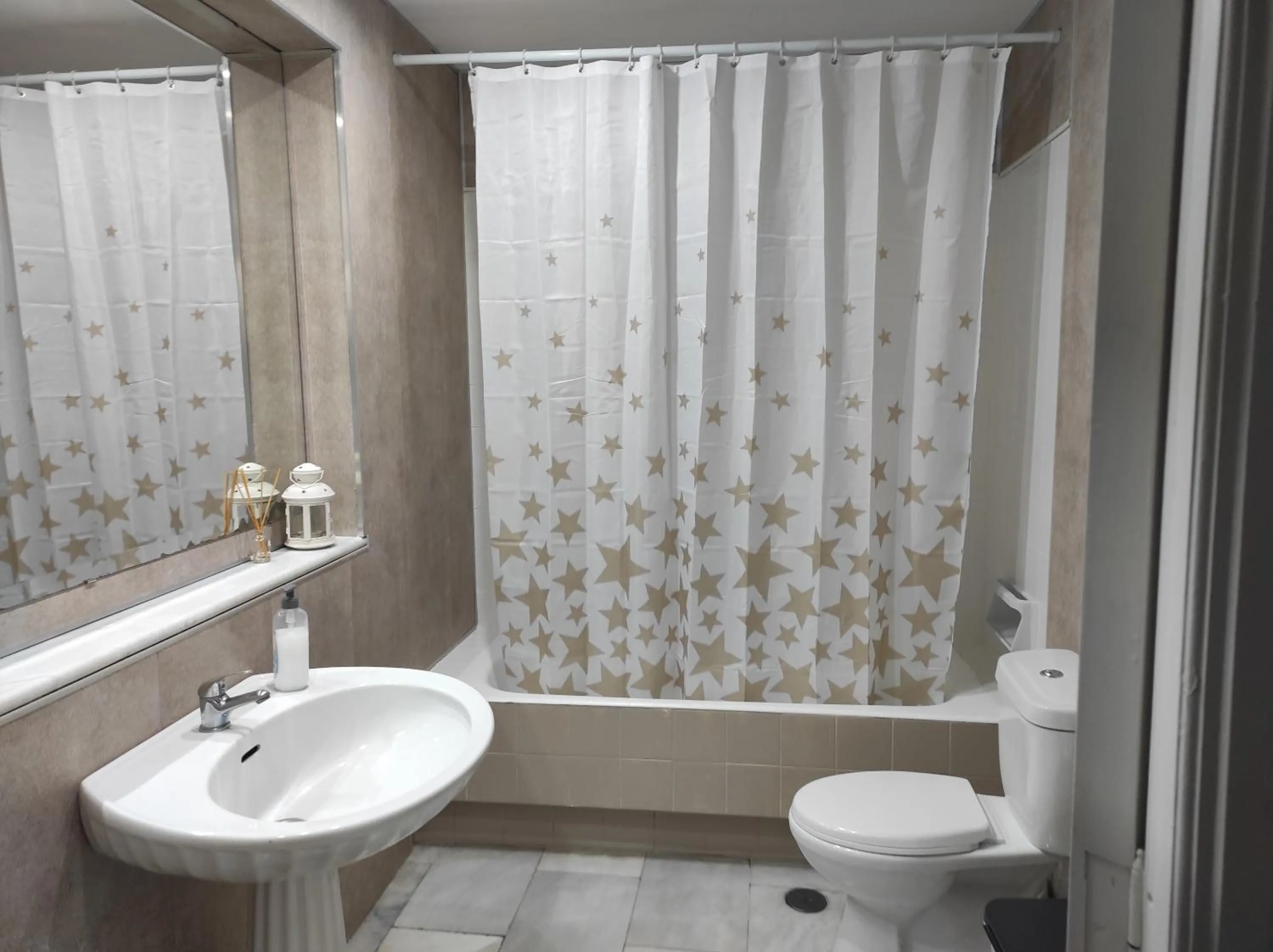 Bathroom in Granada Old Town Hostel