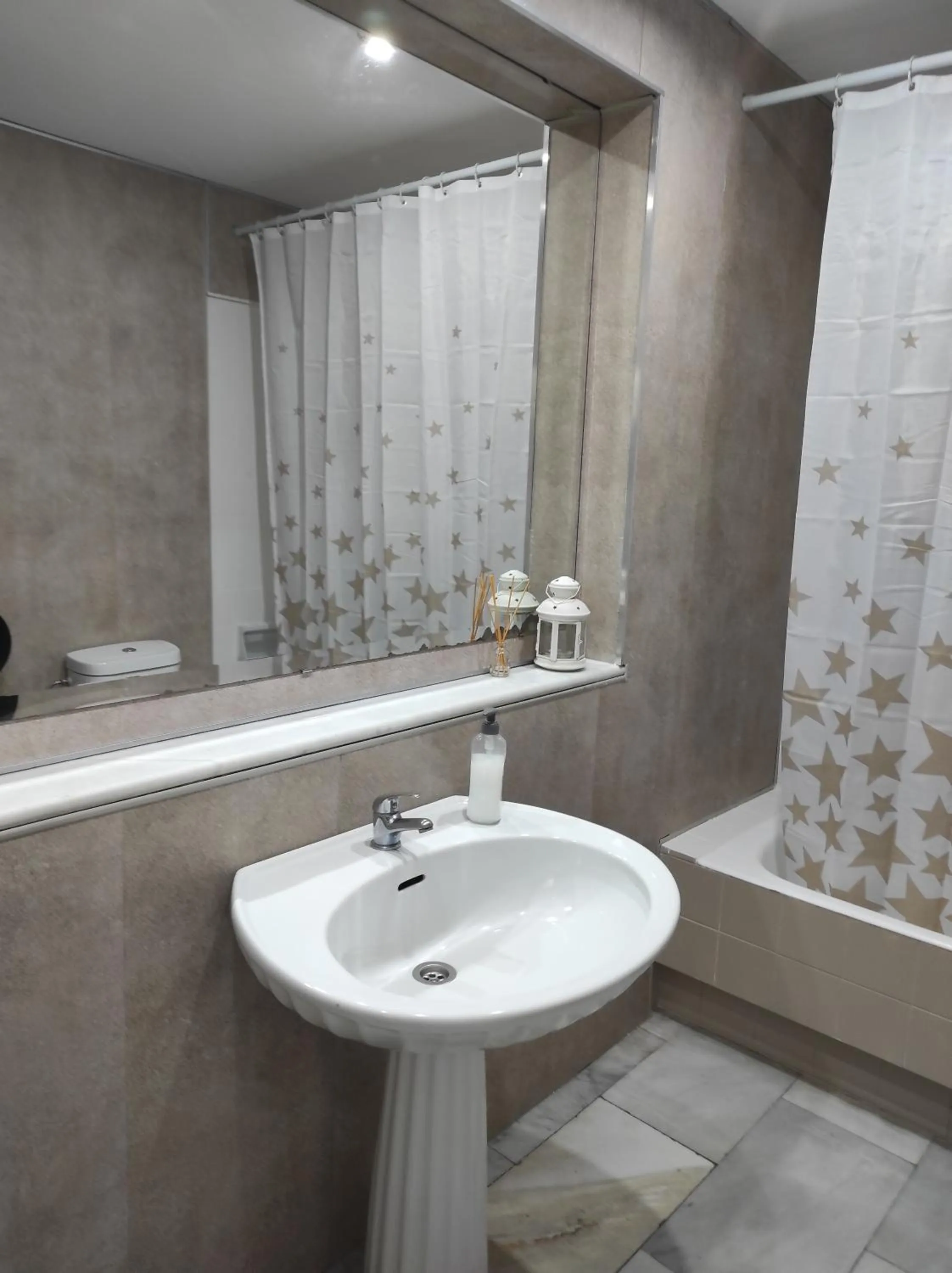 Bathroom in Granada Old Town Hostel