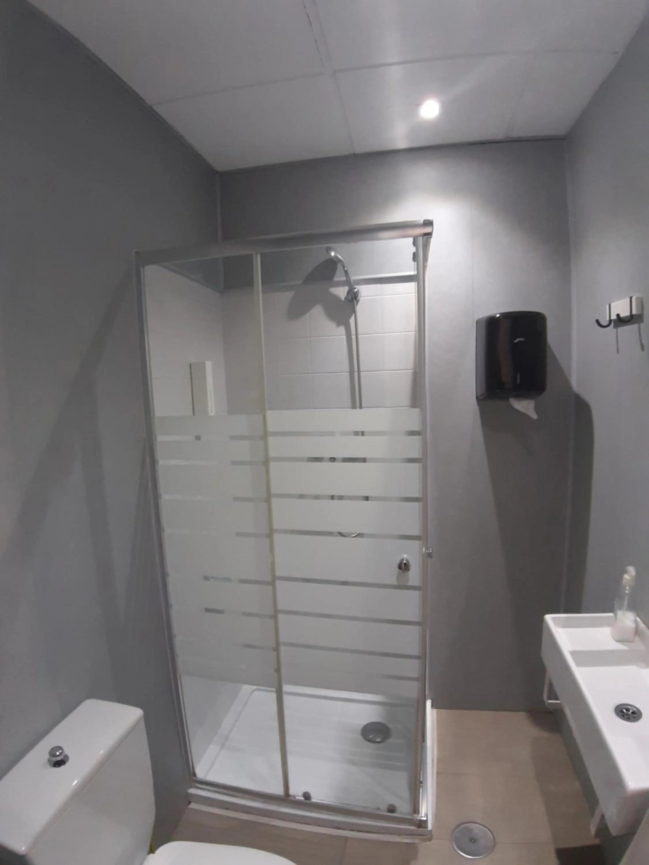 Bathroom in Granada Old Town Hostel