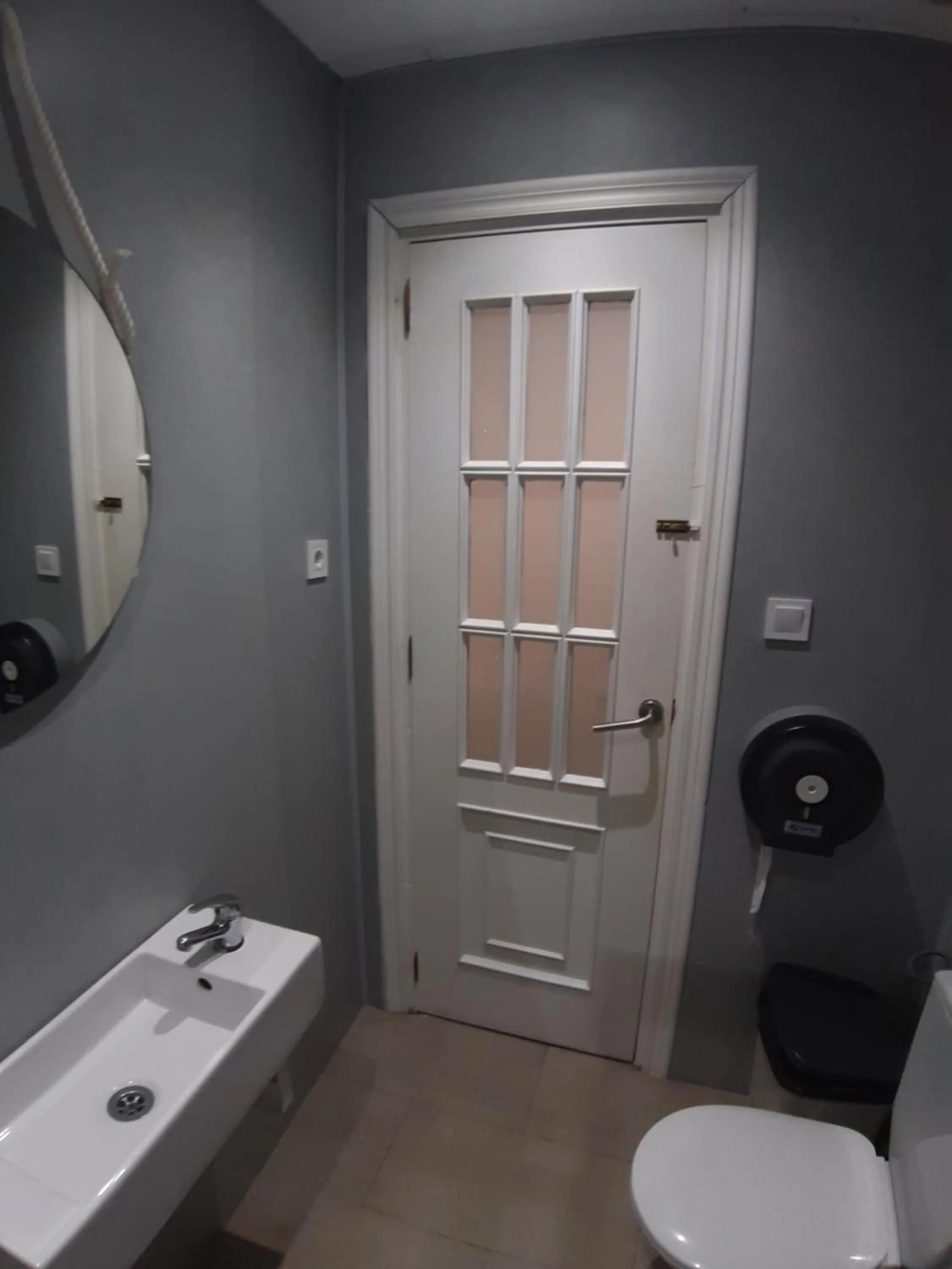 Bathroom in Granada Old Town Hostel