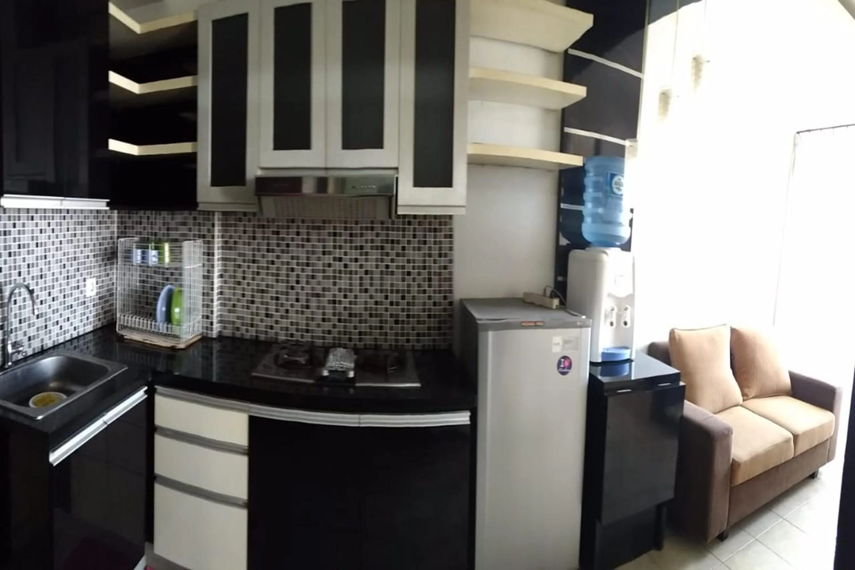 Kitchen or kitchenette in Kamarku Apartment at The Edge