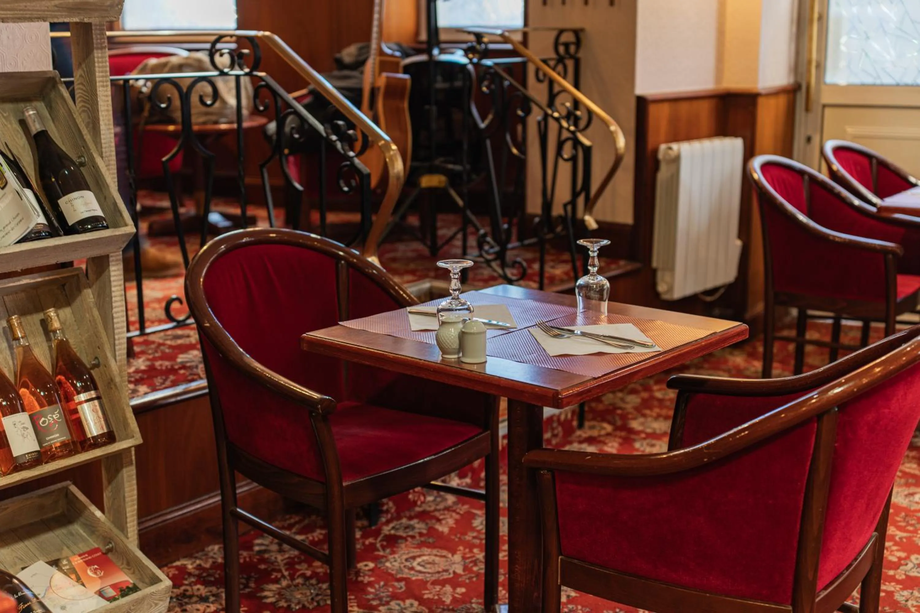 Restaurant/places to eat in BRIT HOTEL Le Lion d'Or CHINON