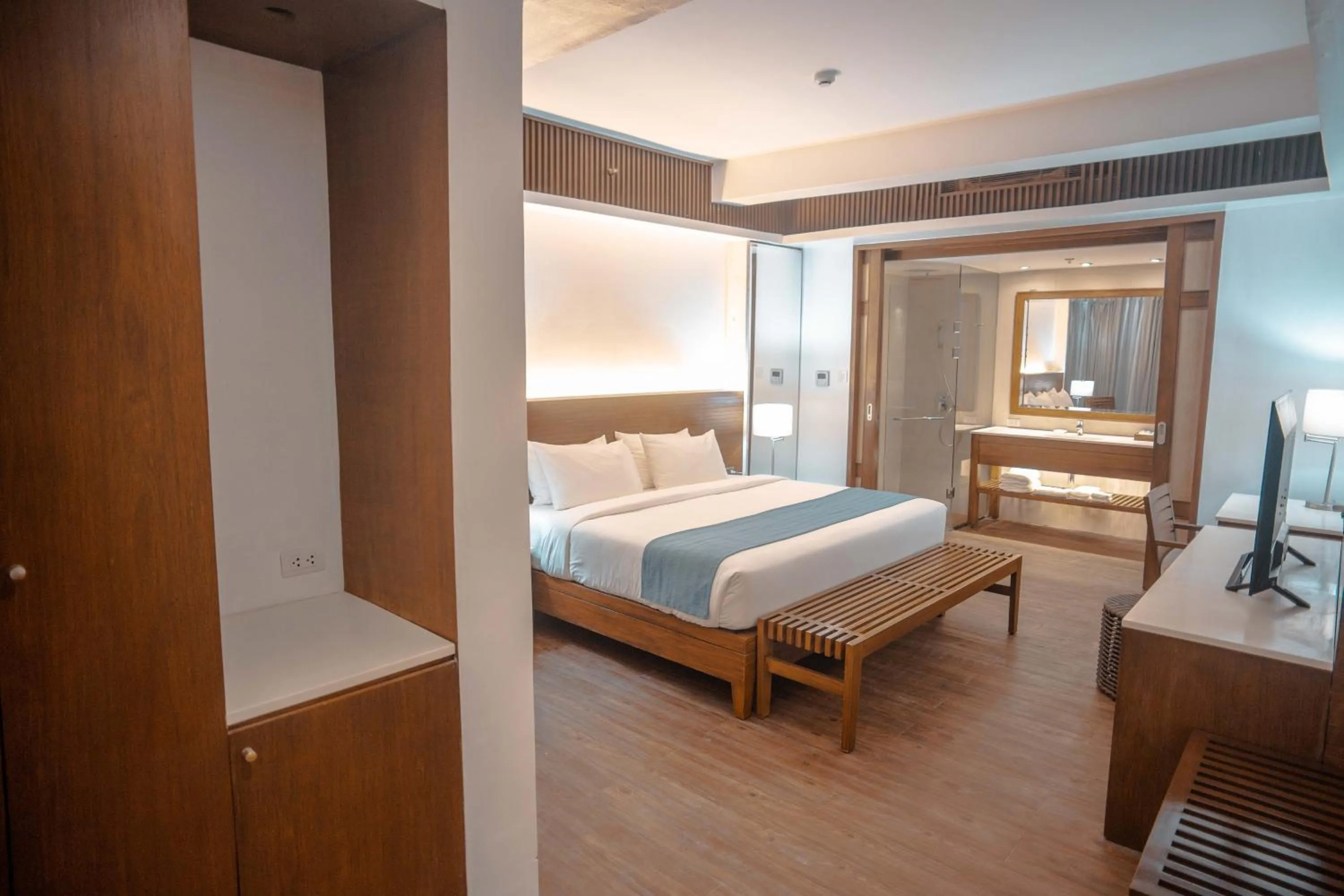 Bed in Mandarin White Sand Boracay