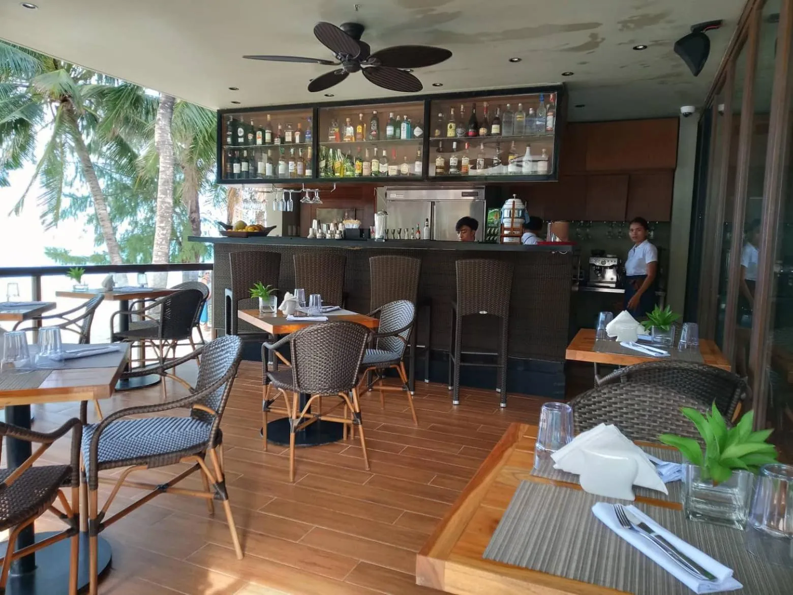 Restaurant/places to eat in Mandarin White Sand Boracay