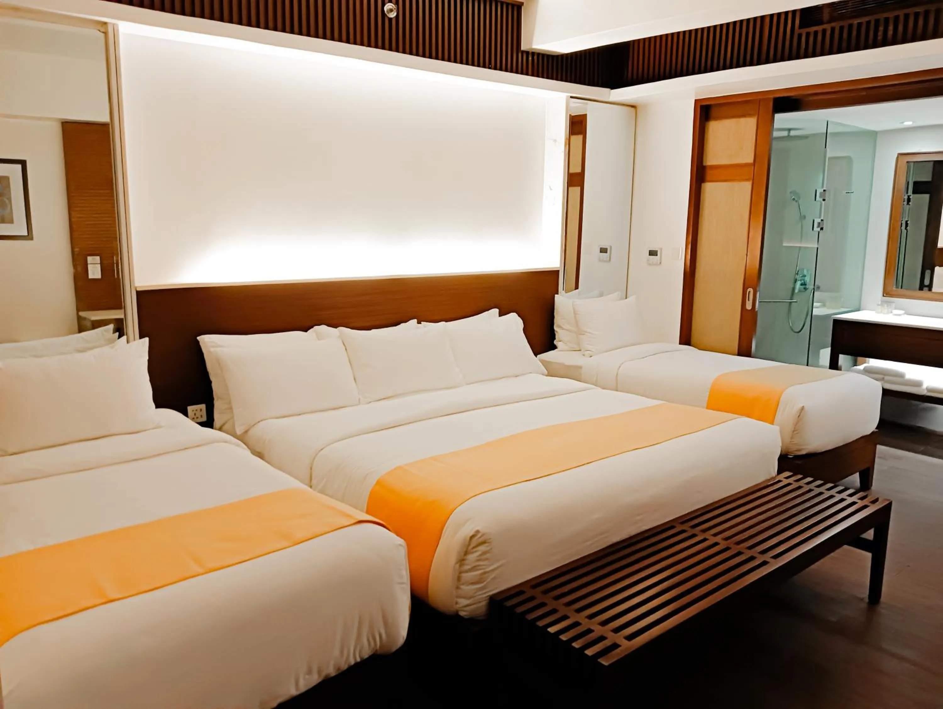 Bed in Mandarin White Sand Boracay