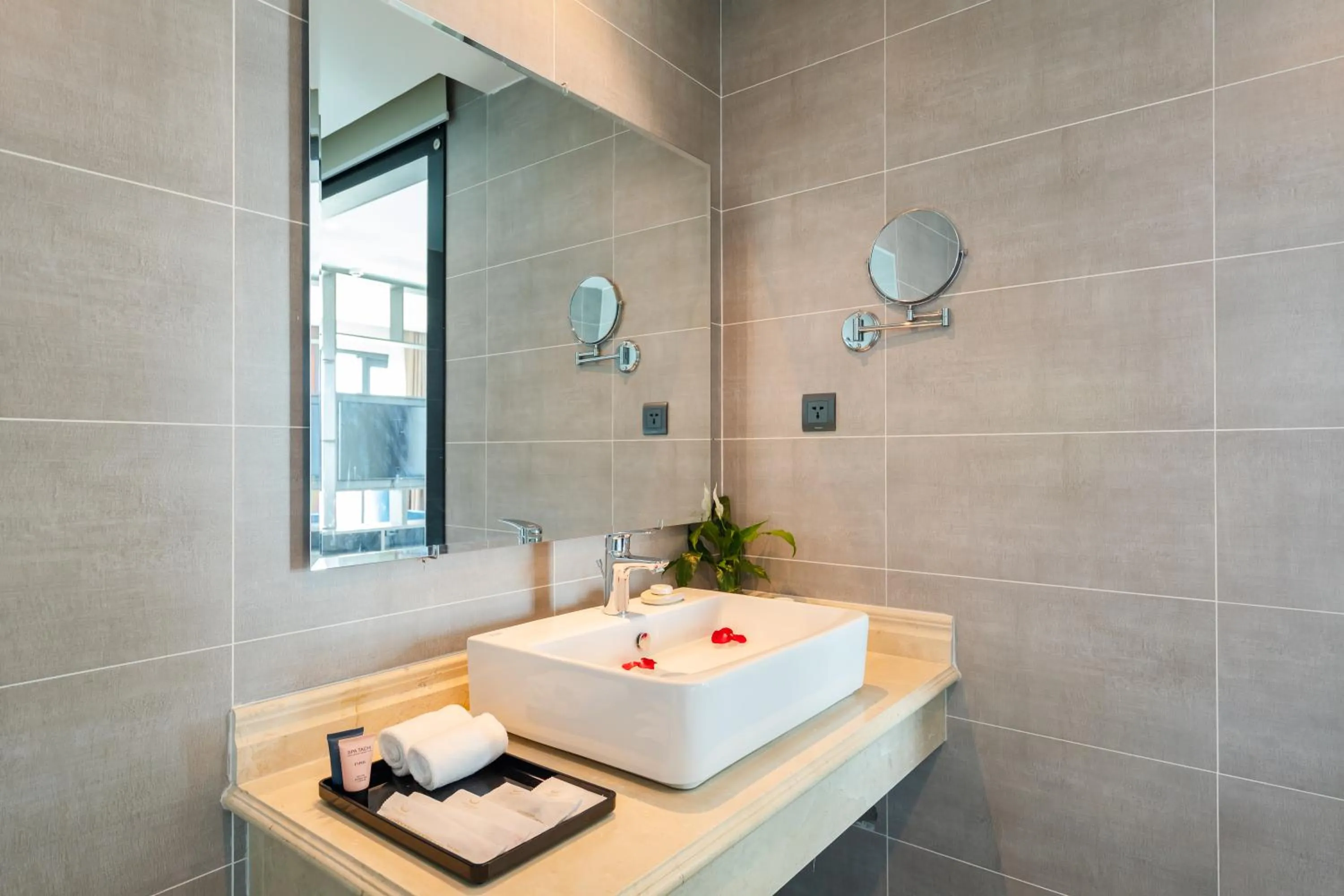 Muong Thanh Grand Bai Chay