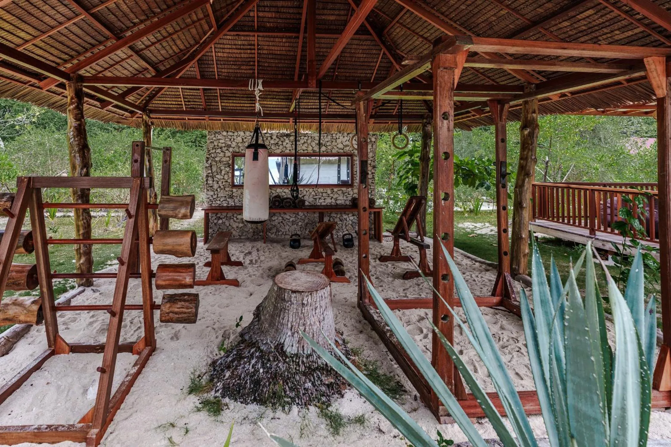 Reconnect - Private Island Resort & Dive Center Togean - Buka Buka Island