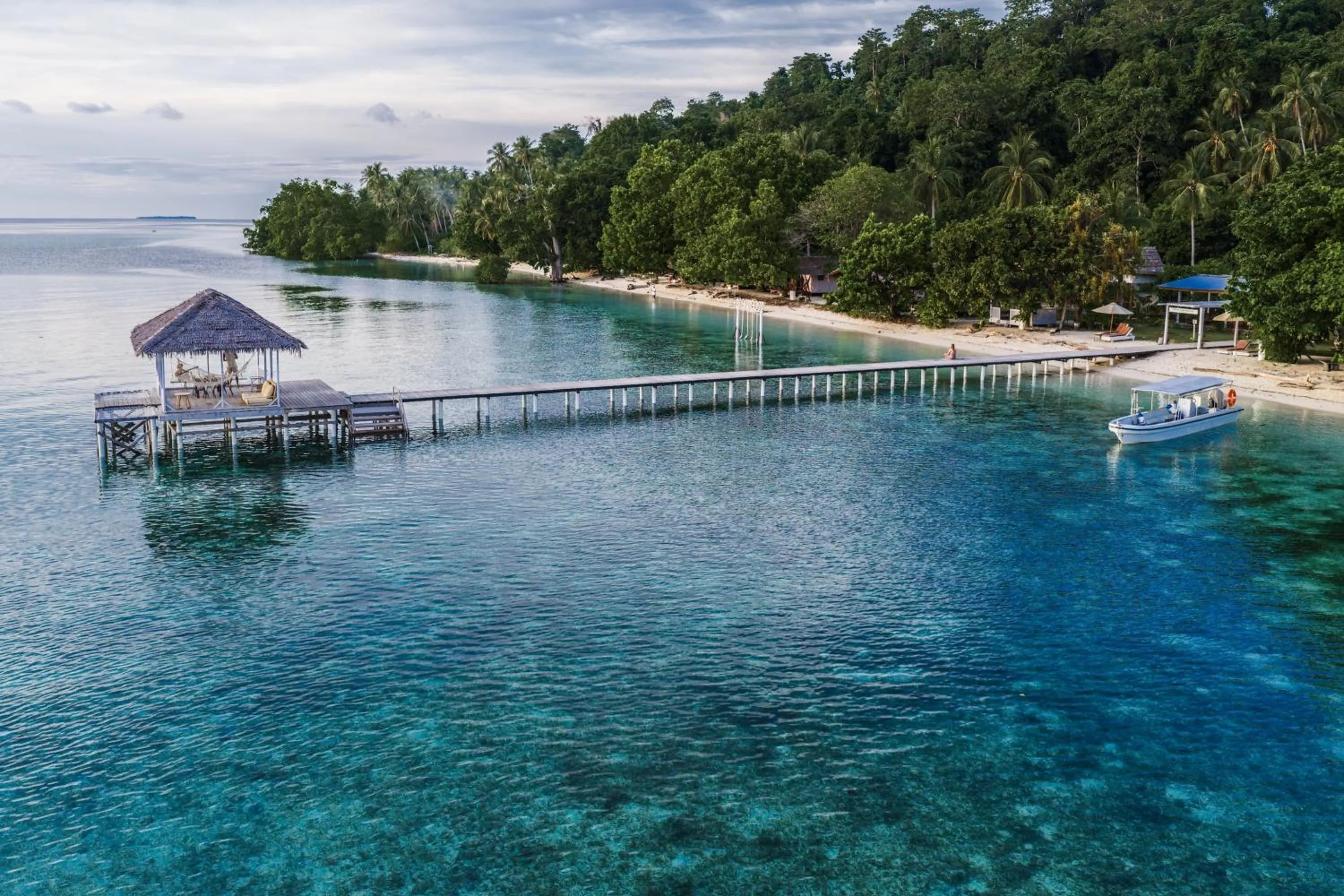 Reconnect - Private Island Resort & Dive Center Togean - Buka Buka Island