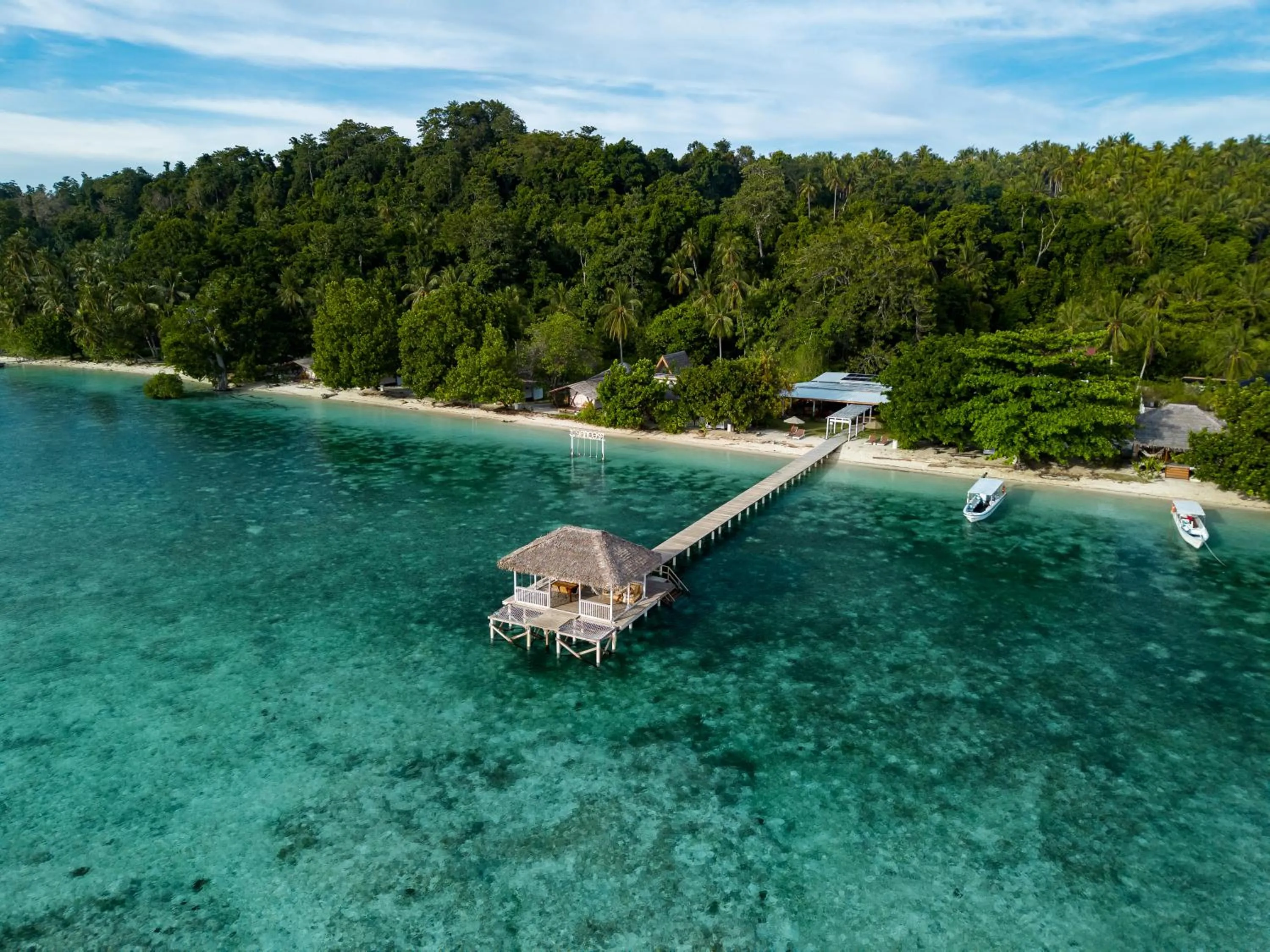 Reconnect - Private Island Resort & Dive Center Togean - Buka Buka Island