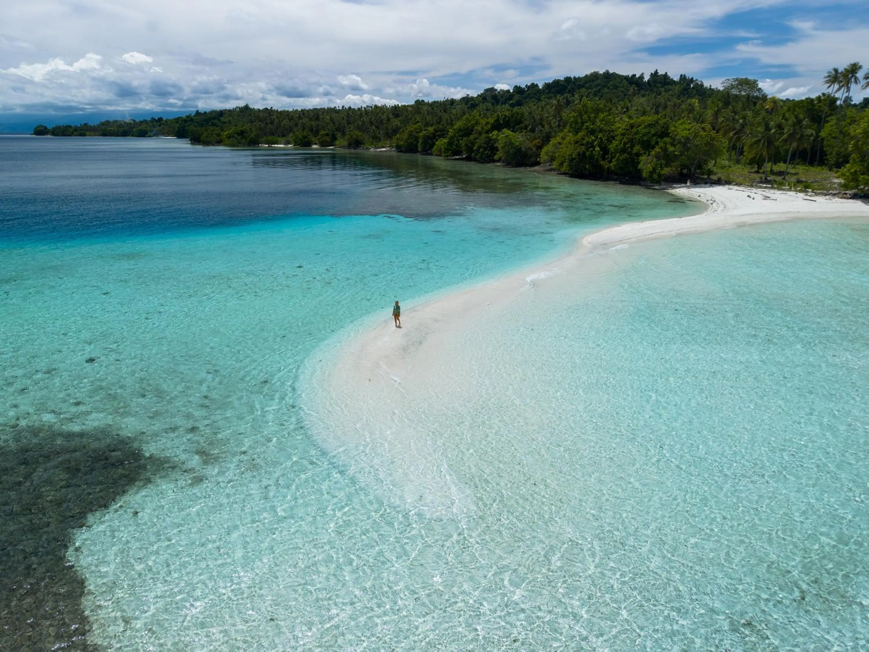 Reconnect - Private Island Resort & Dive Center Togean - Buka Buka Island