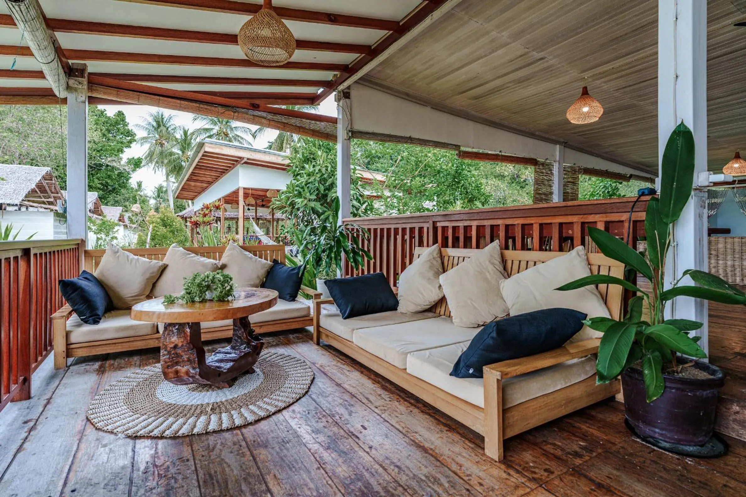 Reconnect - Private Island Resort & Dive Center Togean - Buka Buka Island