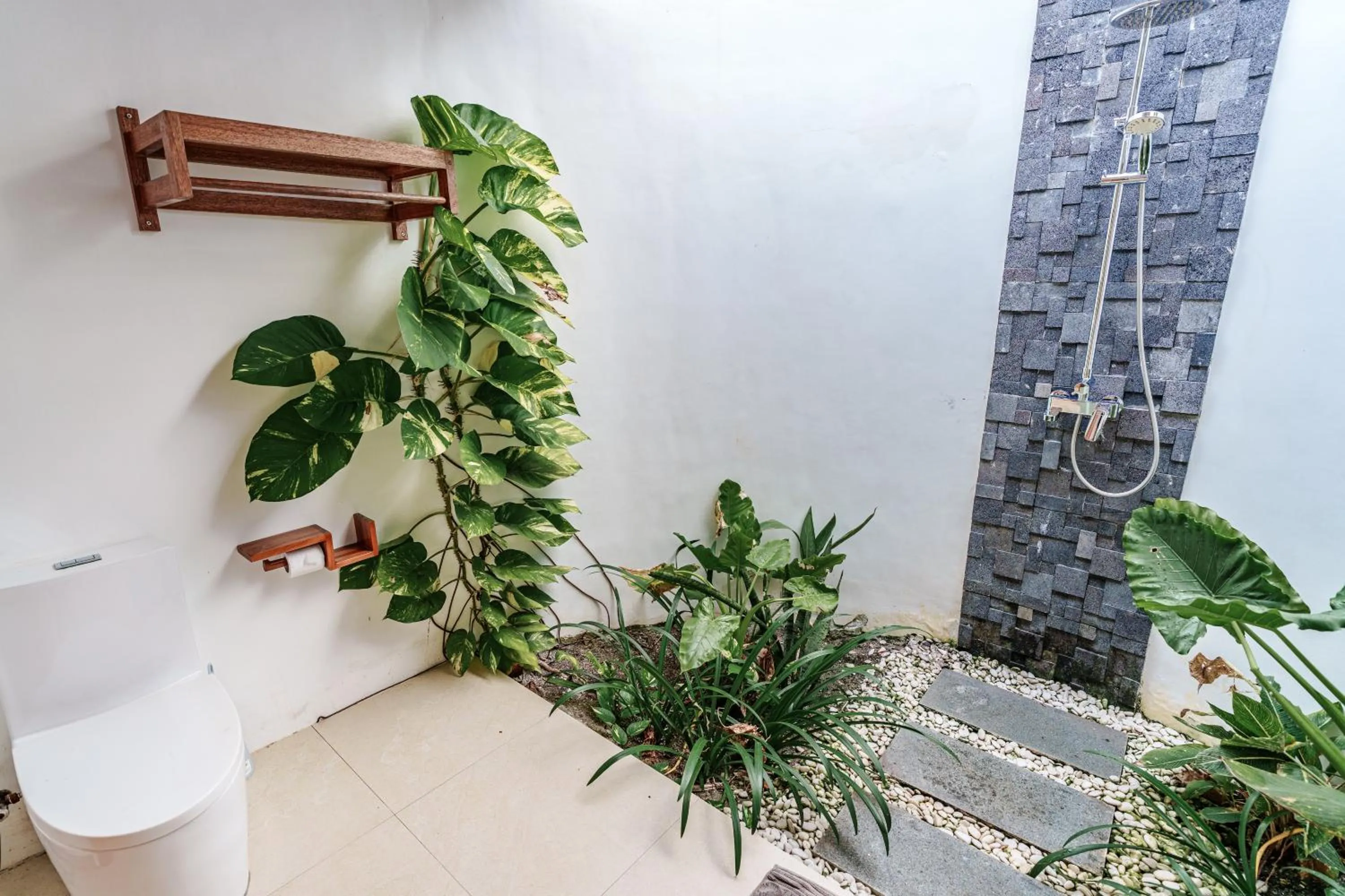 Reconnect - Private Island Resort & Dive Center Togean - Buka Buka Island