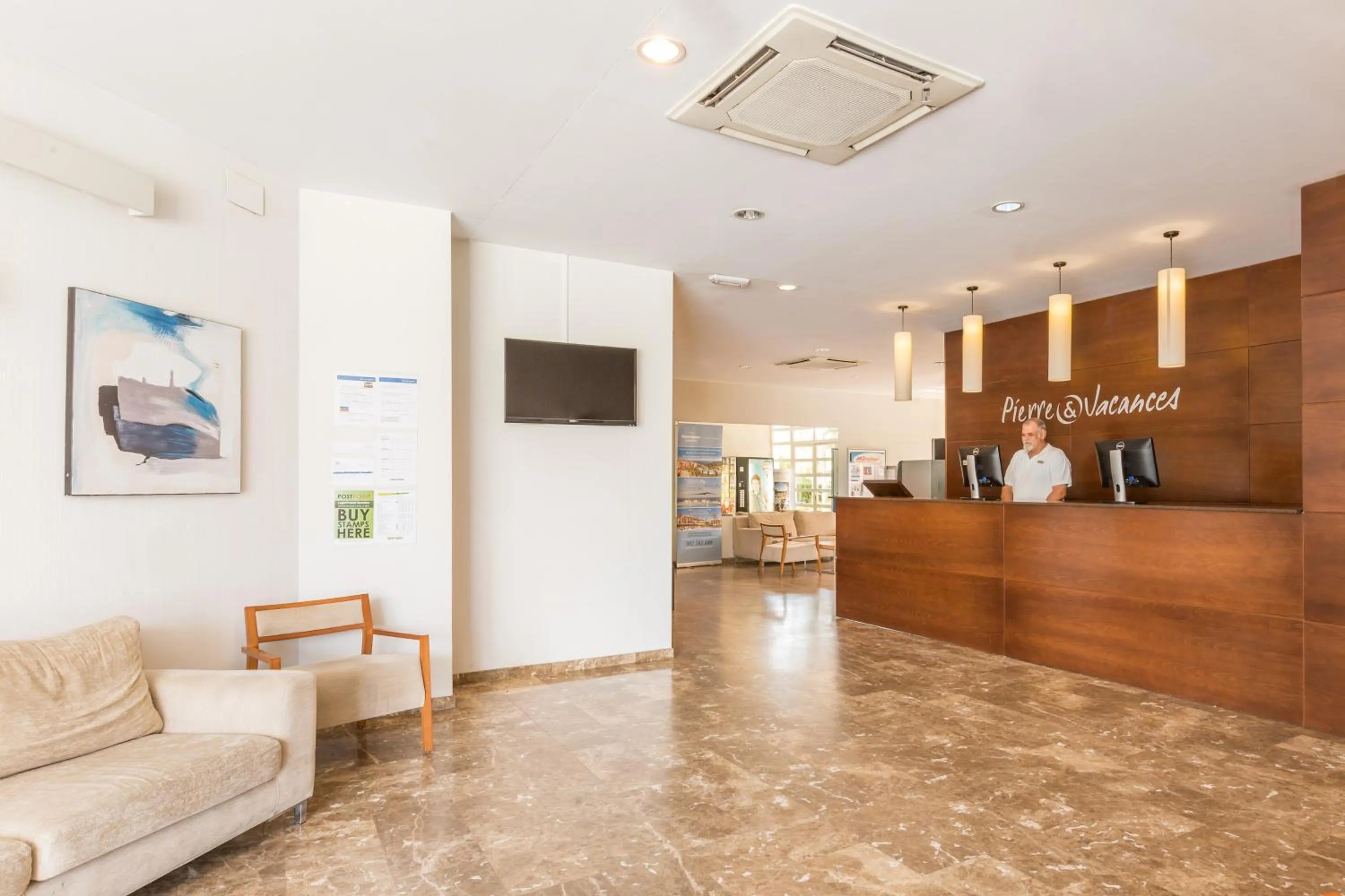 Lobby or reception in Pierre & Vacances Benidorm Levante - Adults Recommended