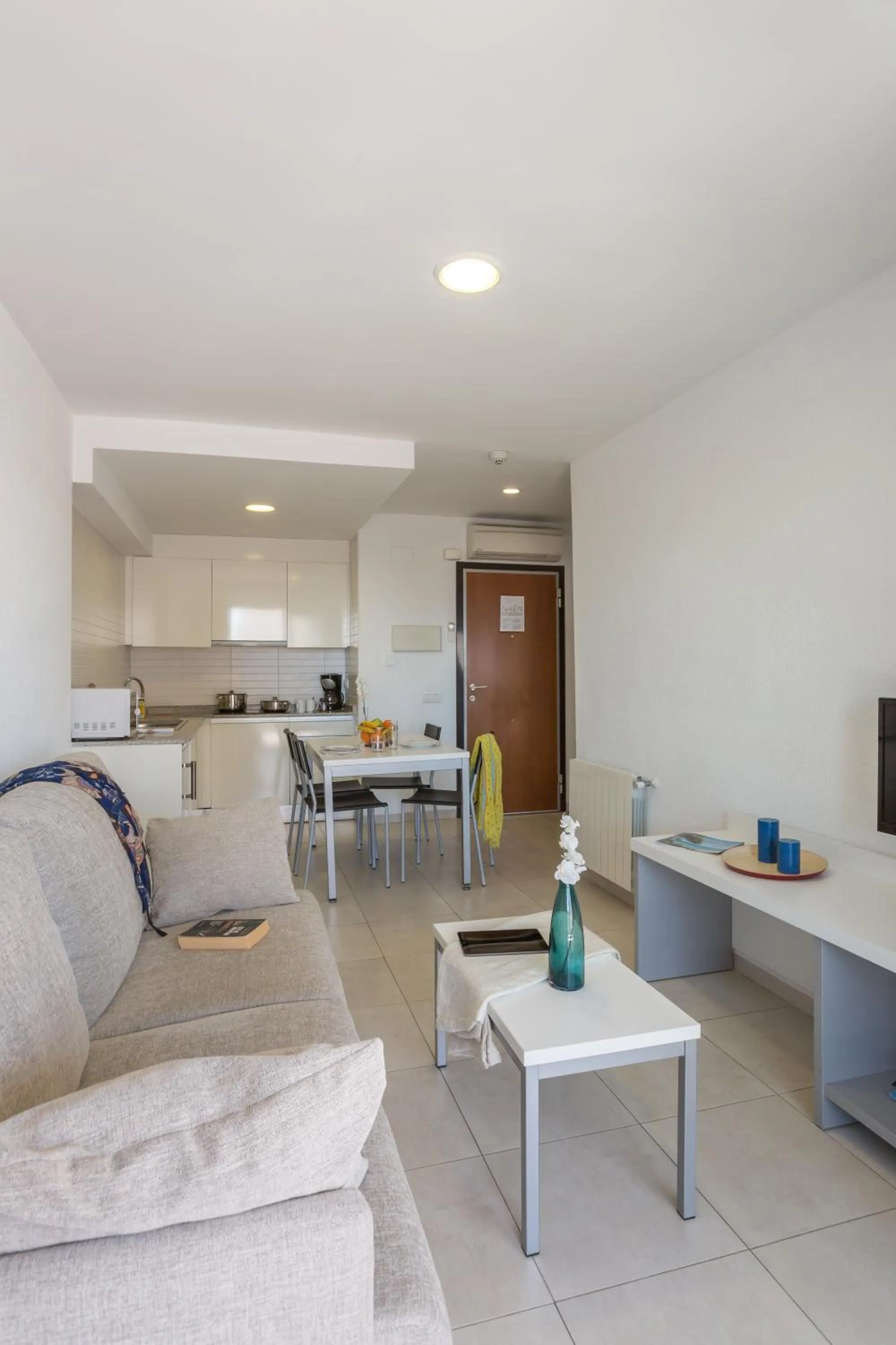 Living room in Pierre & Vacances Benidorm Levante - Adults Recommended