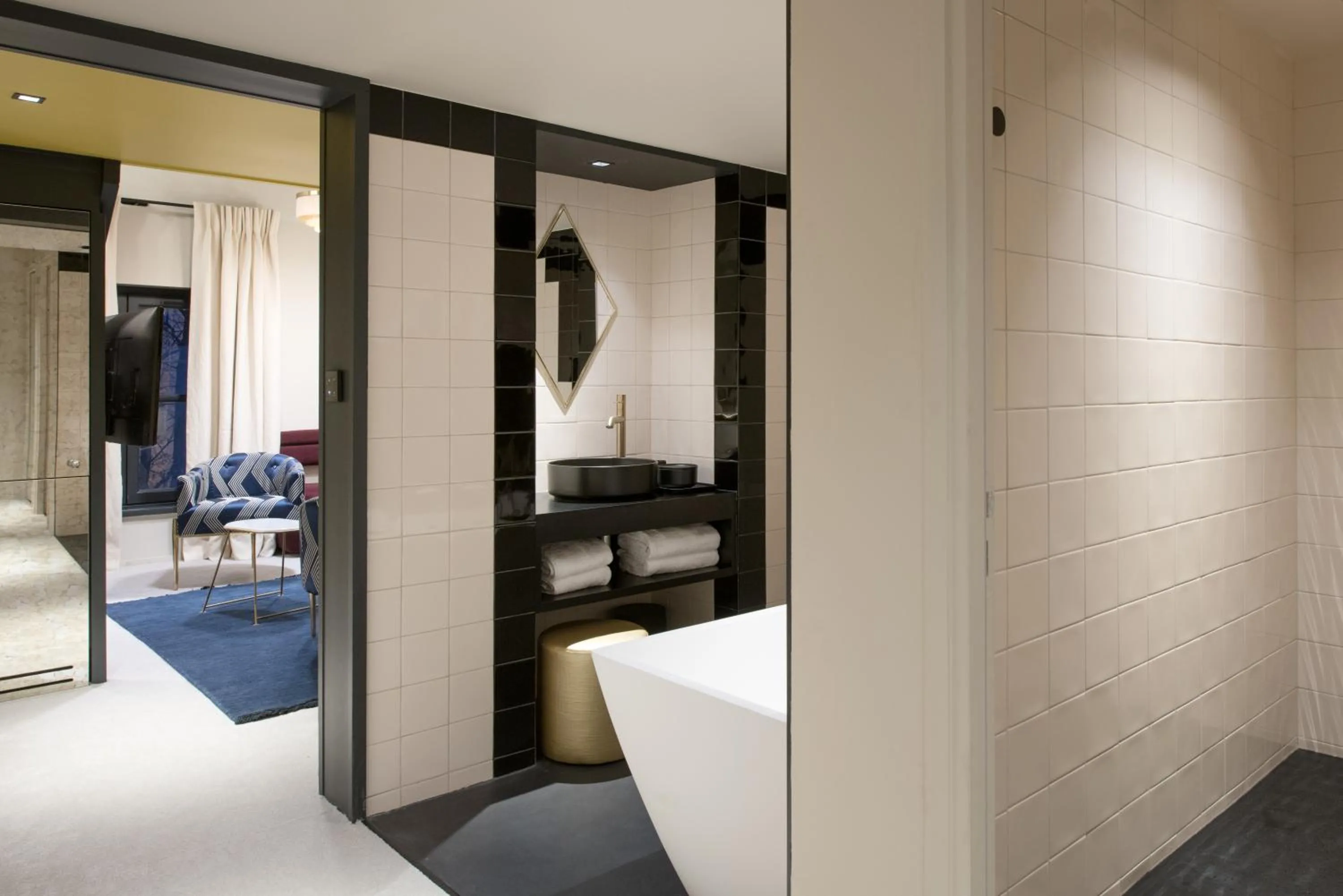Bathroom, Bed in MiHotel Tour Rose