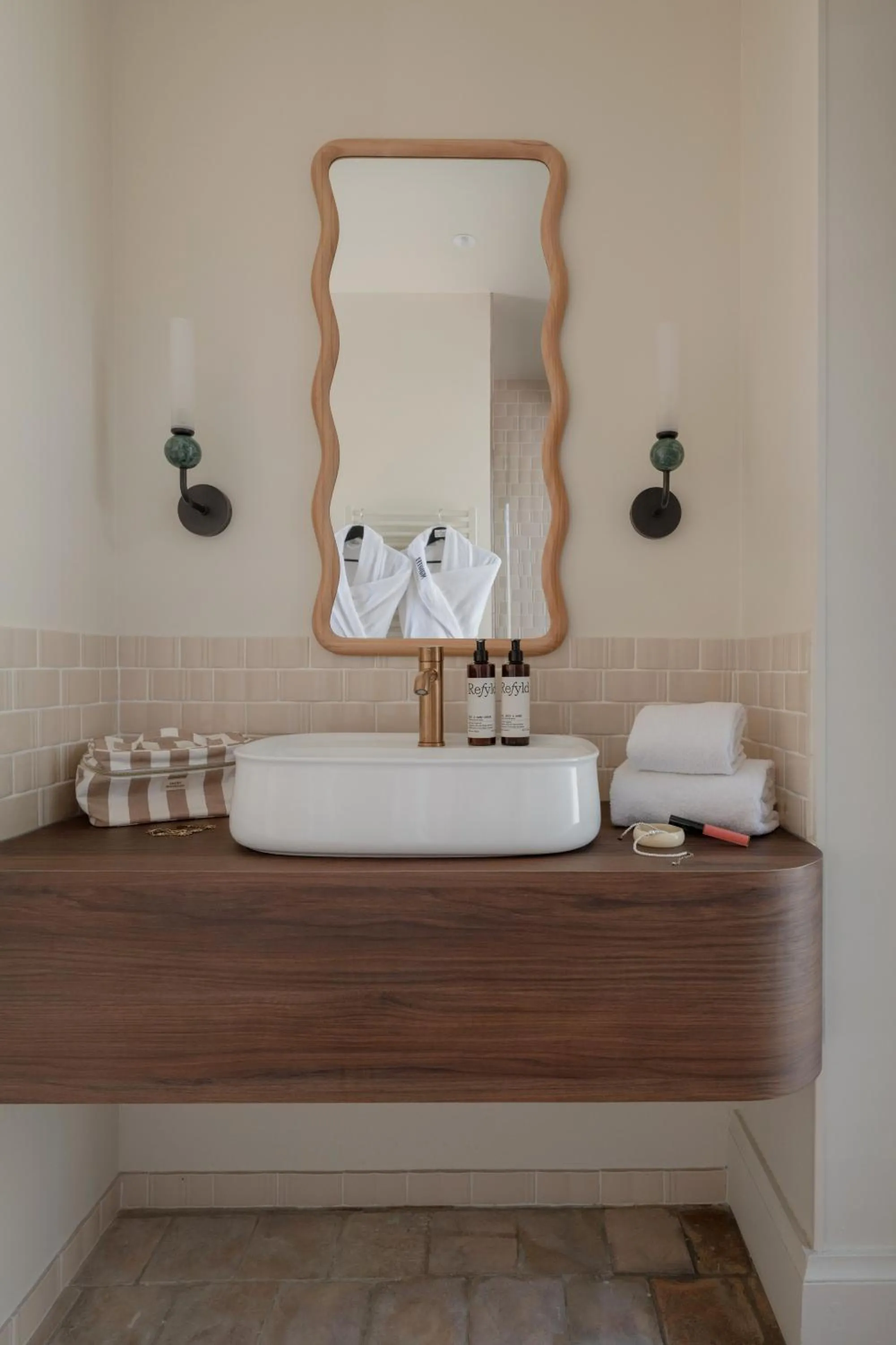 Bathroom, Bed in MiHotel Tour Rose