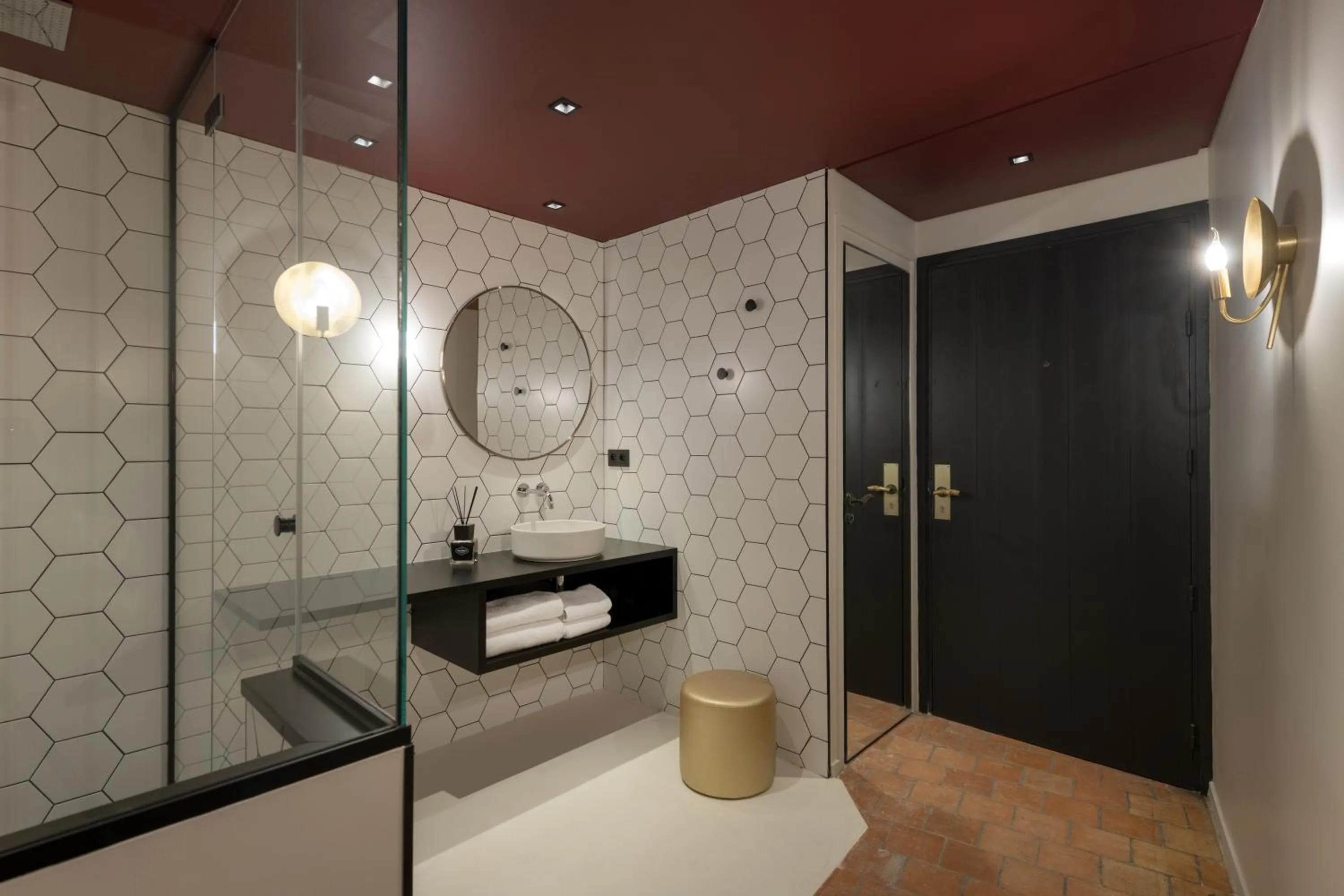 Shower in MiHotel Tour Rose
