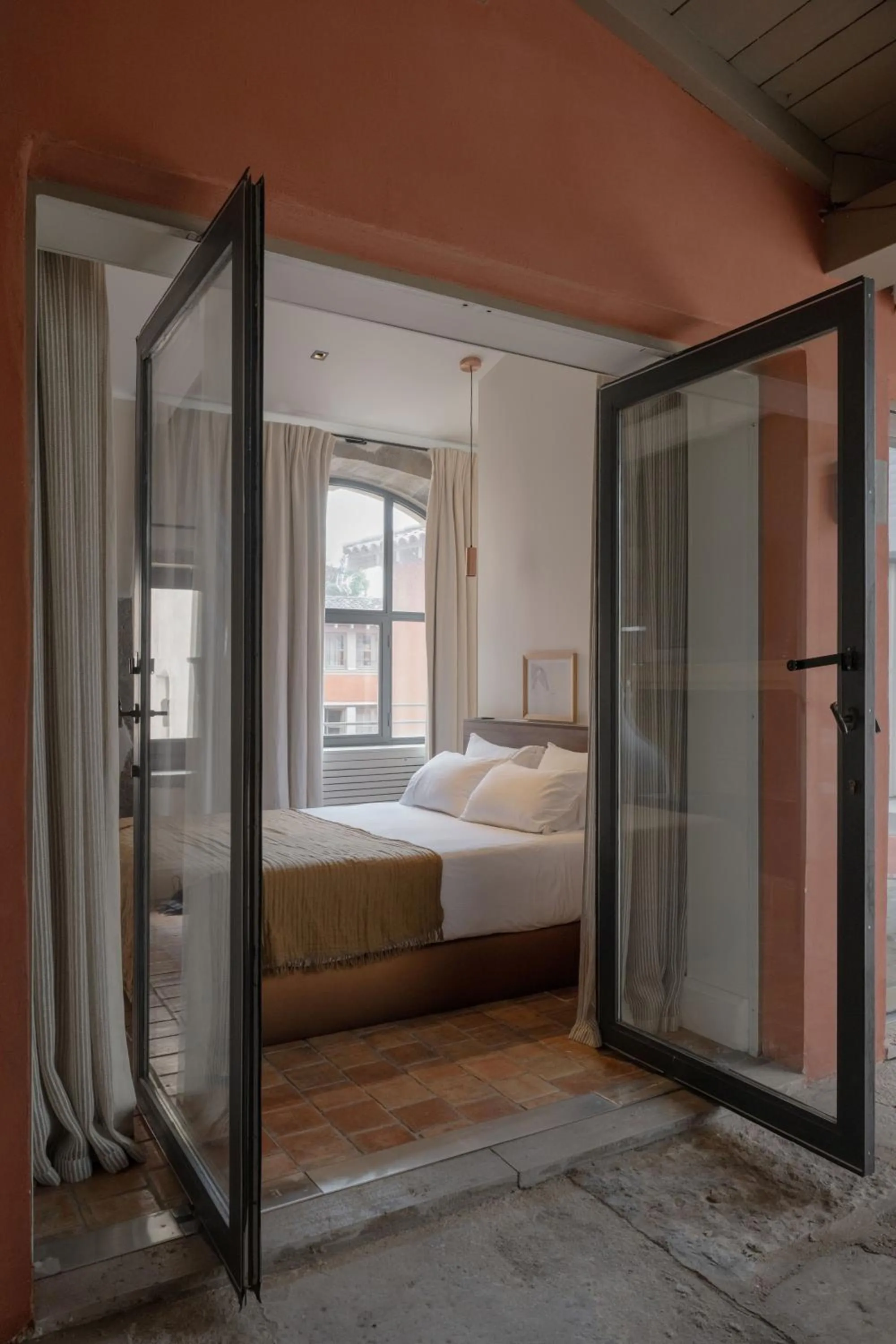Photo of the whole room, Bed in MiHotel Tour Rose