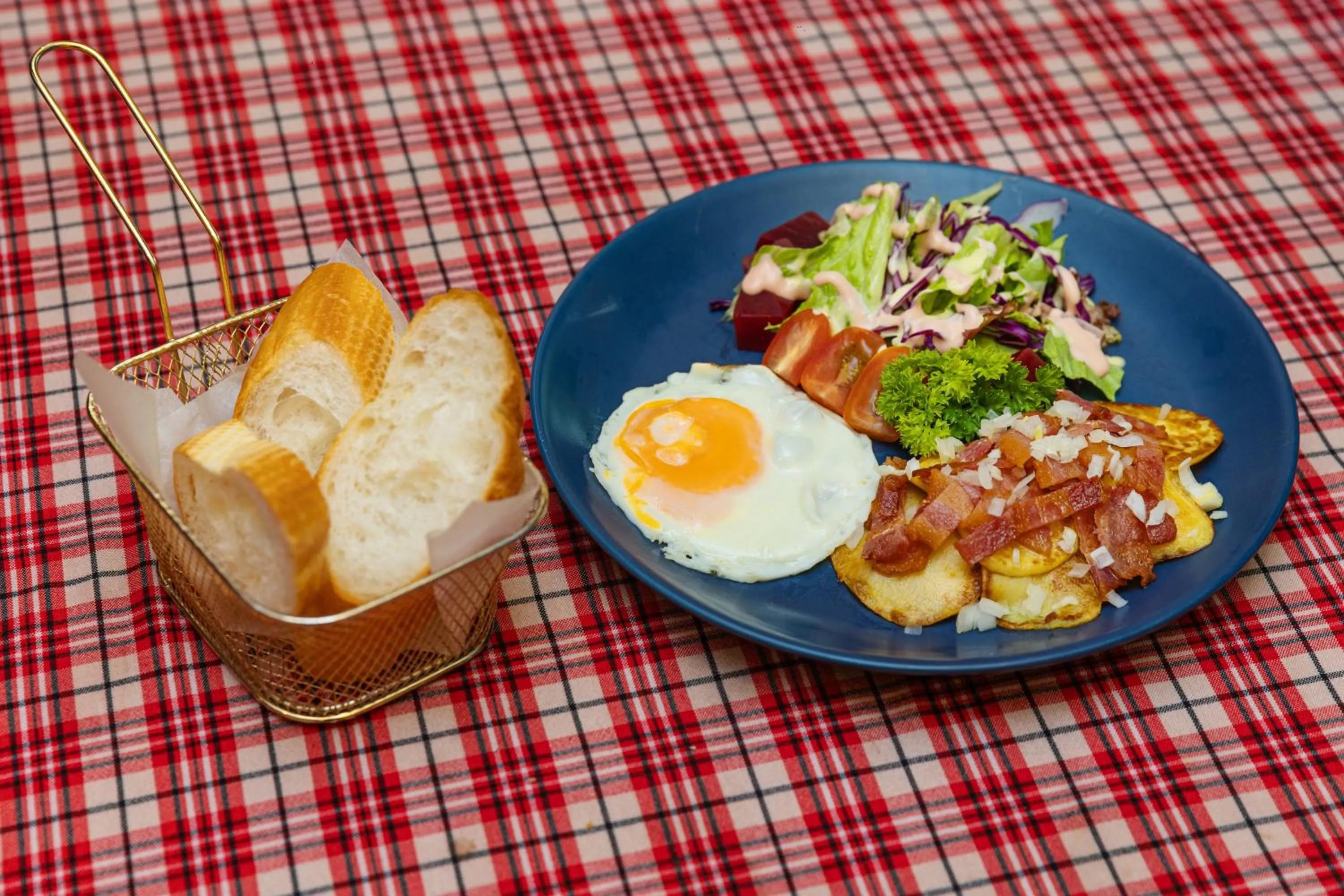 Food in Paralia Khem Beach Phu Quoc Hotel