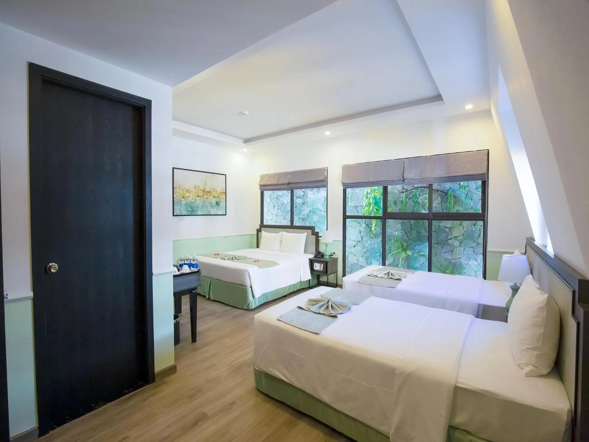 Bed in Paralia Khem Beach Phu Quoc Hotel