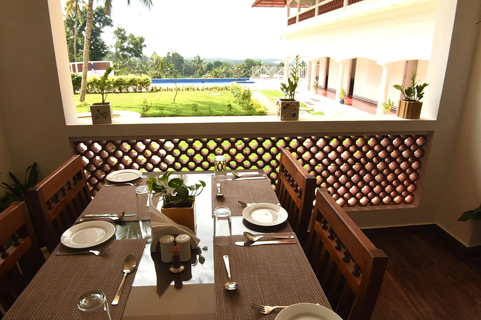Restaurant/places to eat in Aadisaktthi Leisure Resort, Kovalam