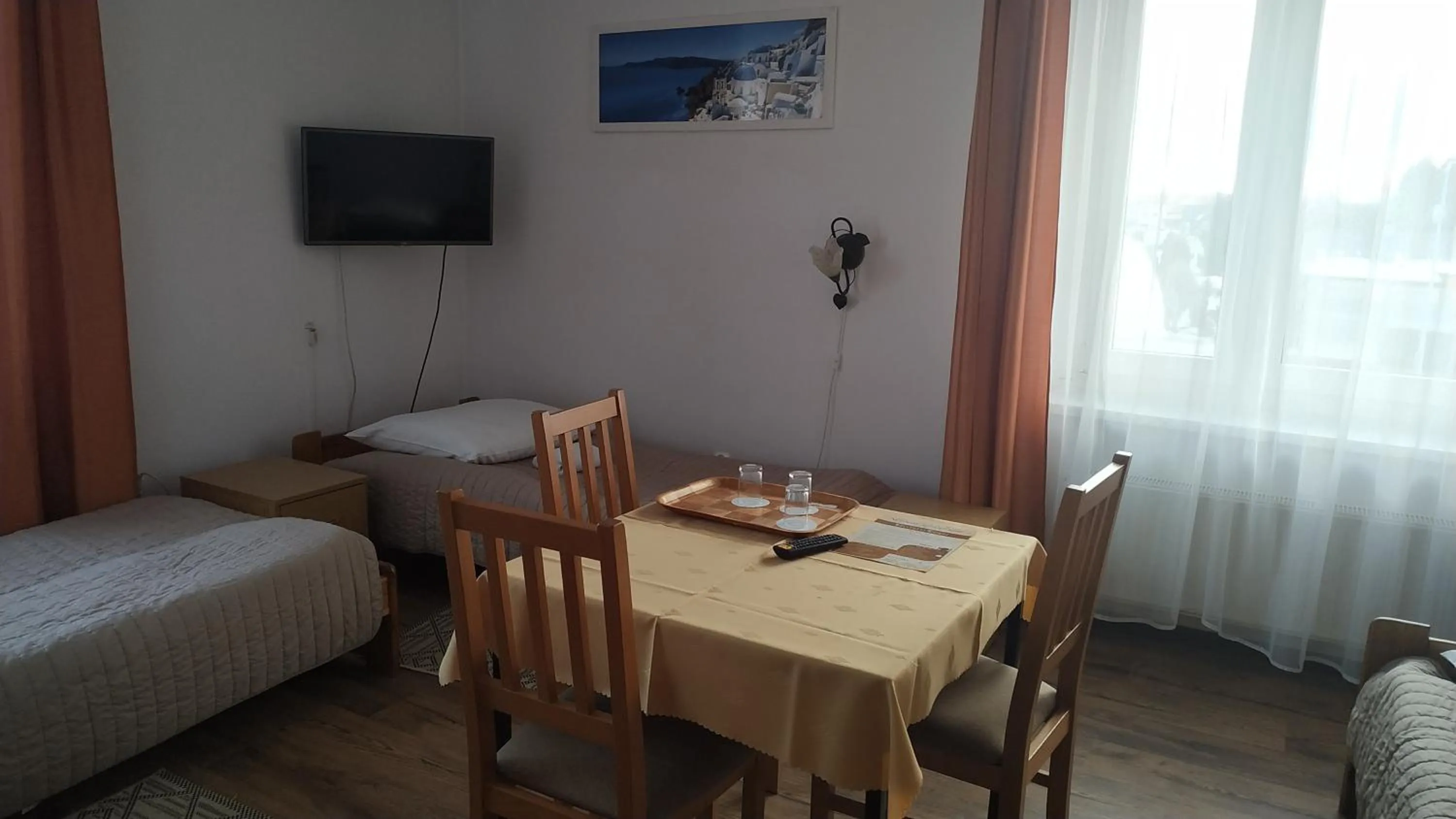 Photo of the whole room, Bed in Hotel Eden 24h