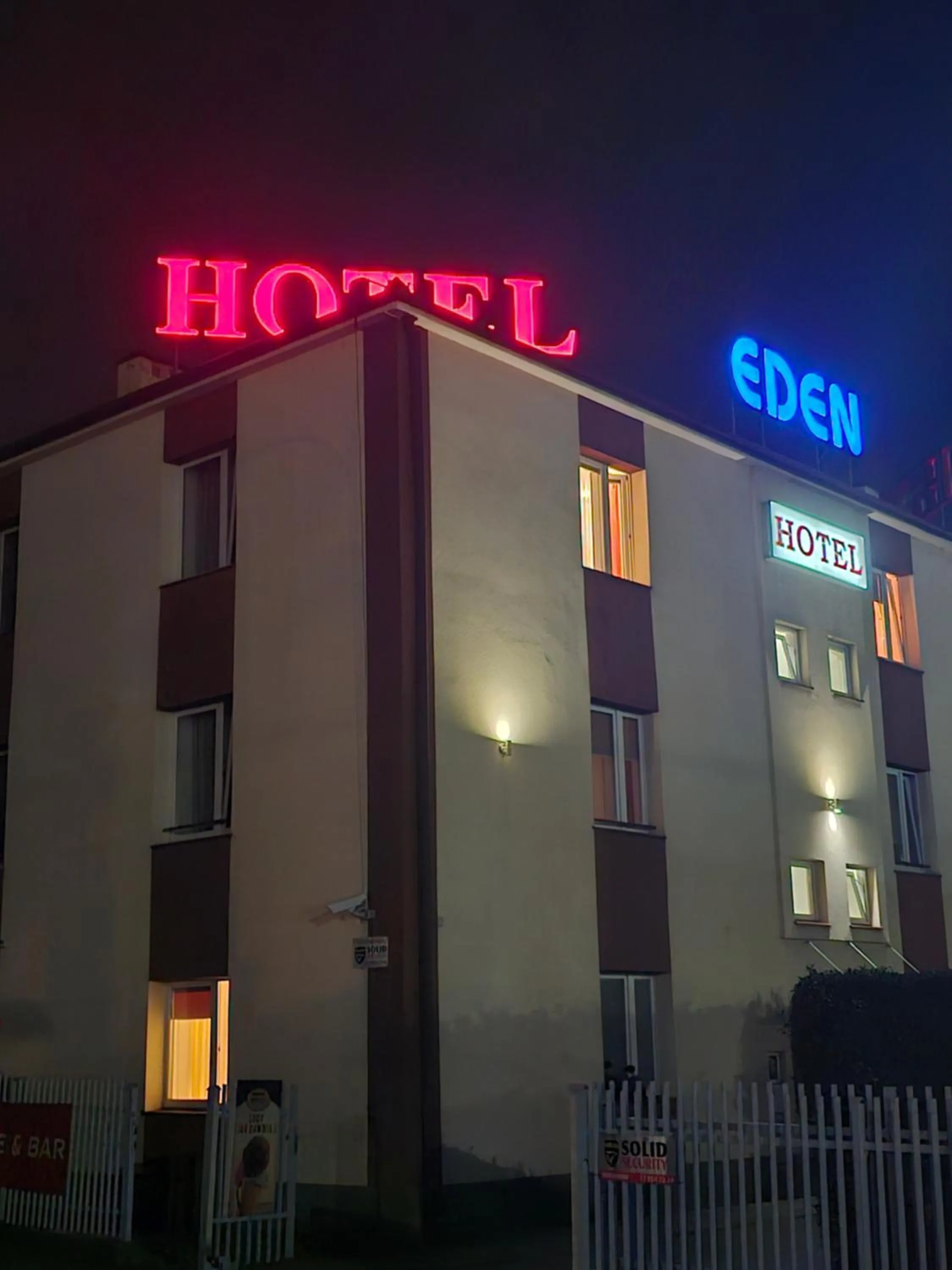 Property building in Hotel Eden 24h