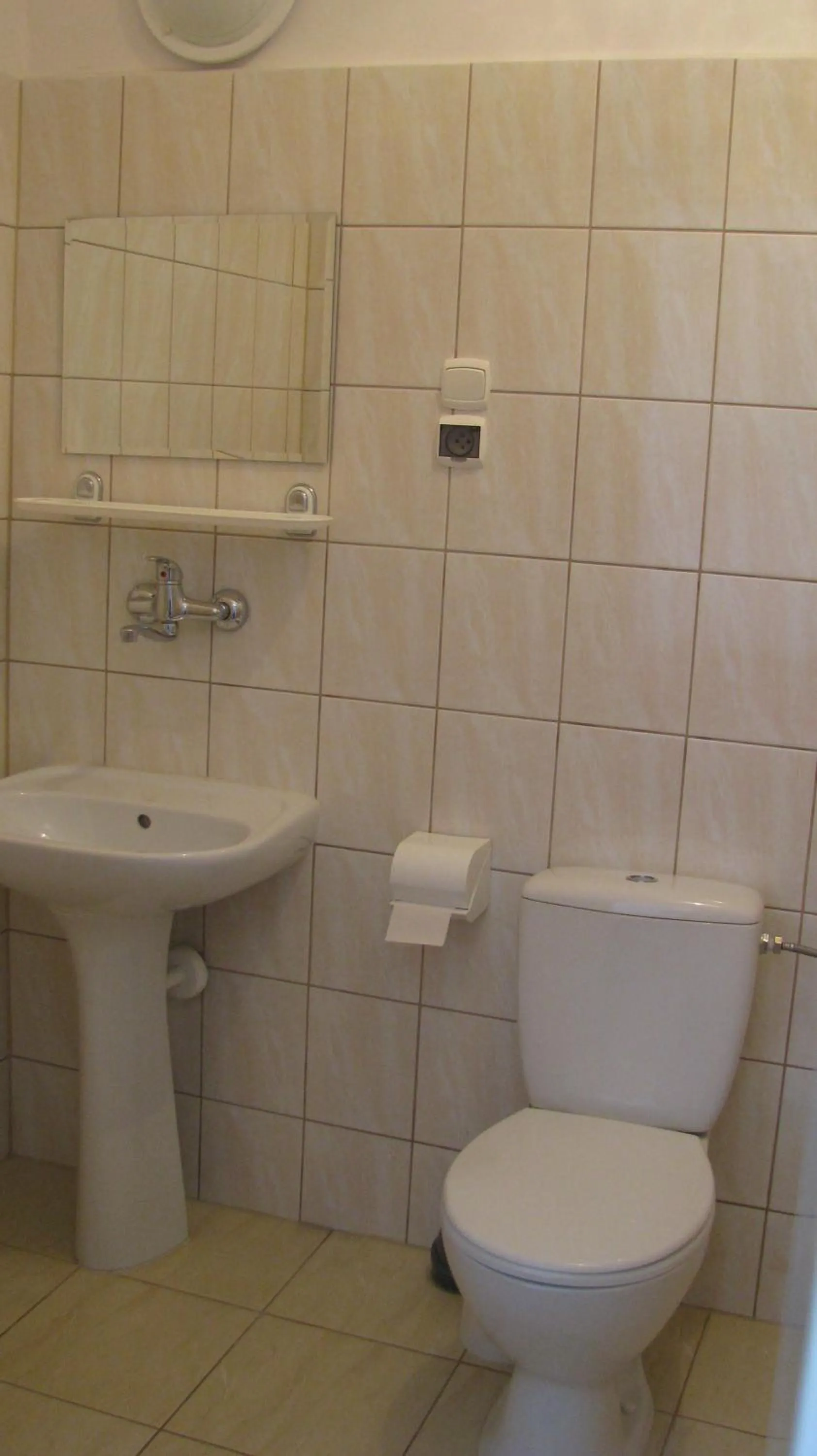 Bathroom in Hotel Eden 24h