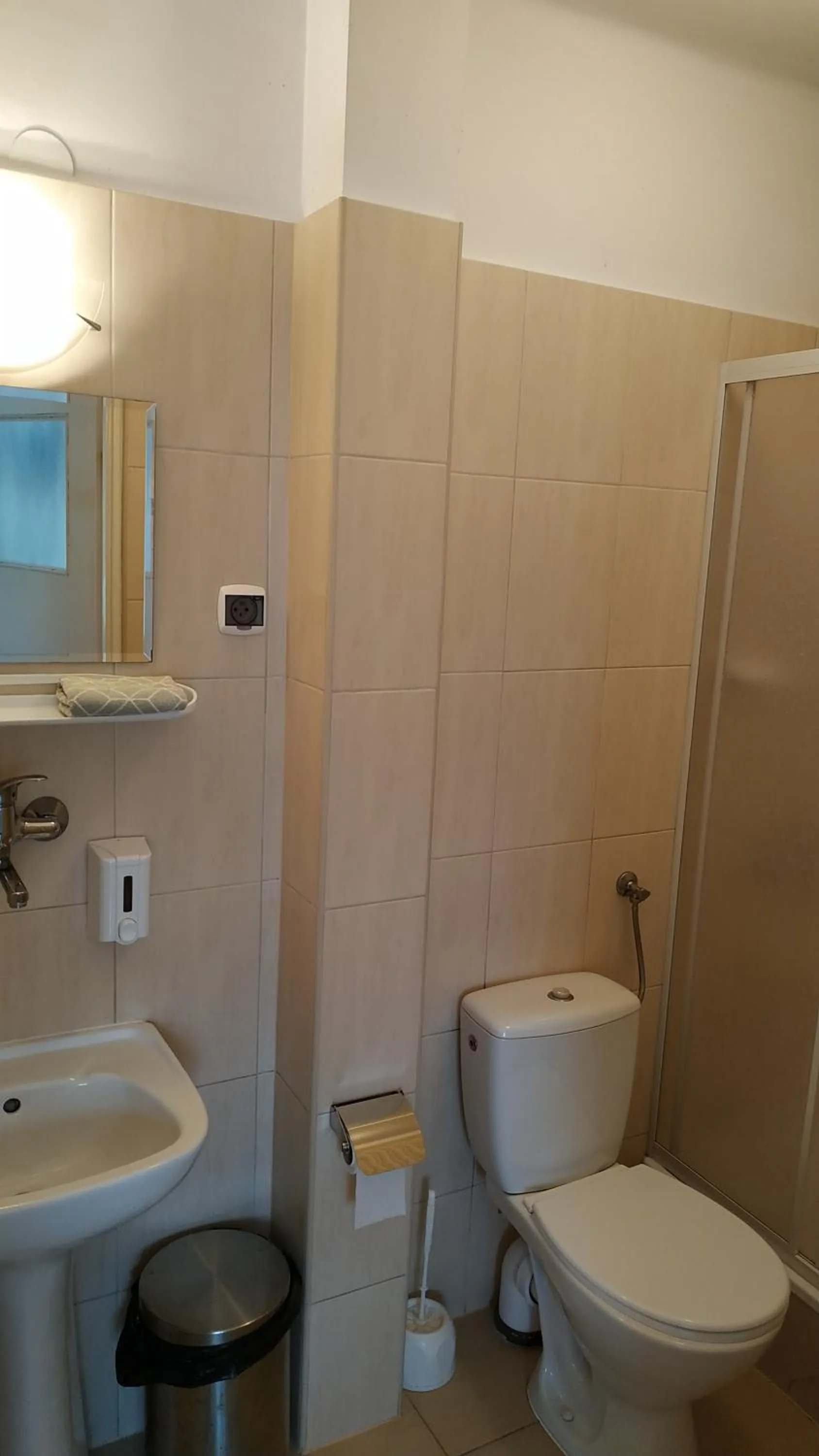 Bathroom in Hotel Eden 24h