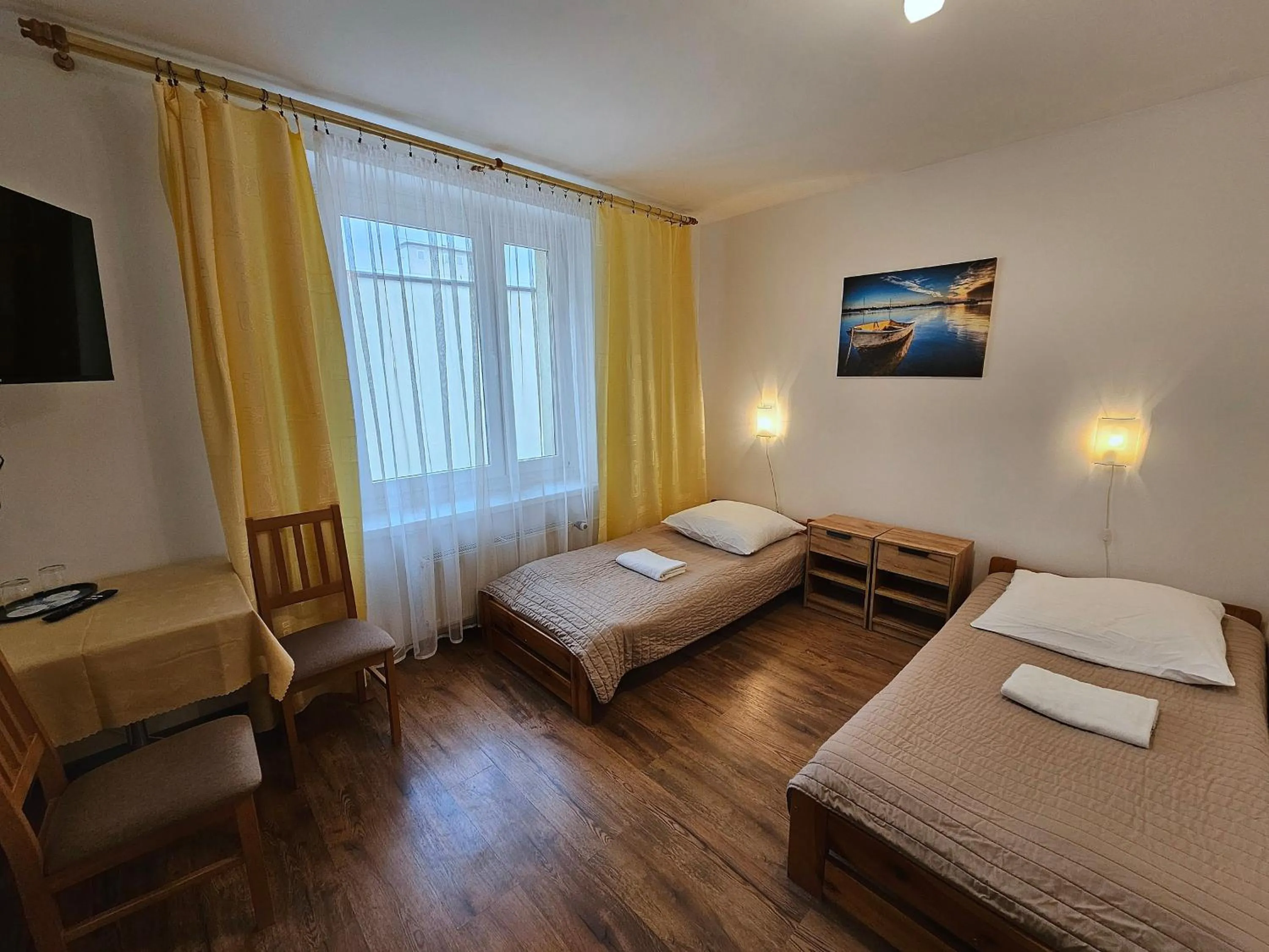 Photo of the whole room, Bed in Hotel Eden 24h