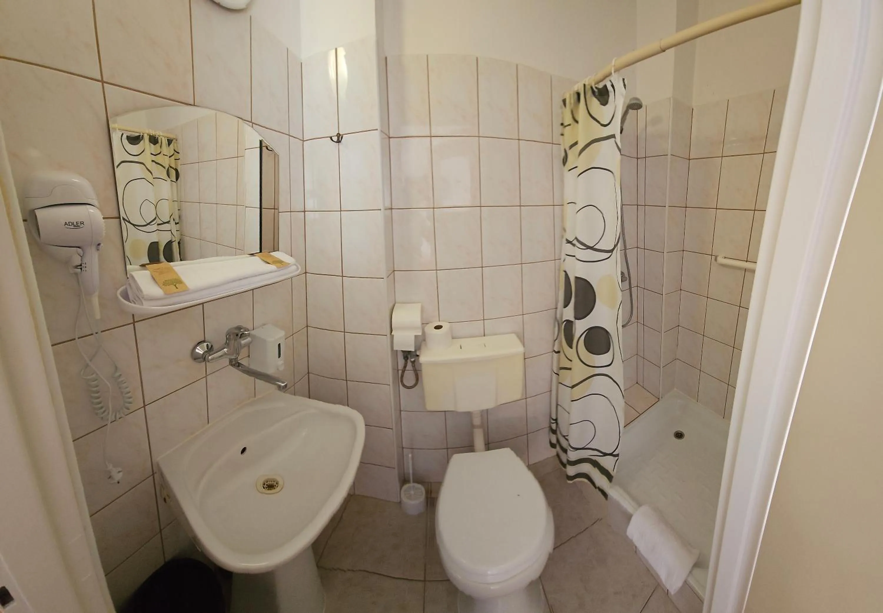 Bathroom in Hotel Eden 24h