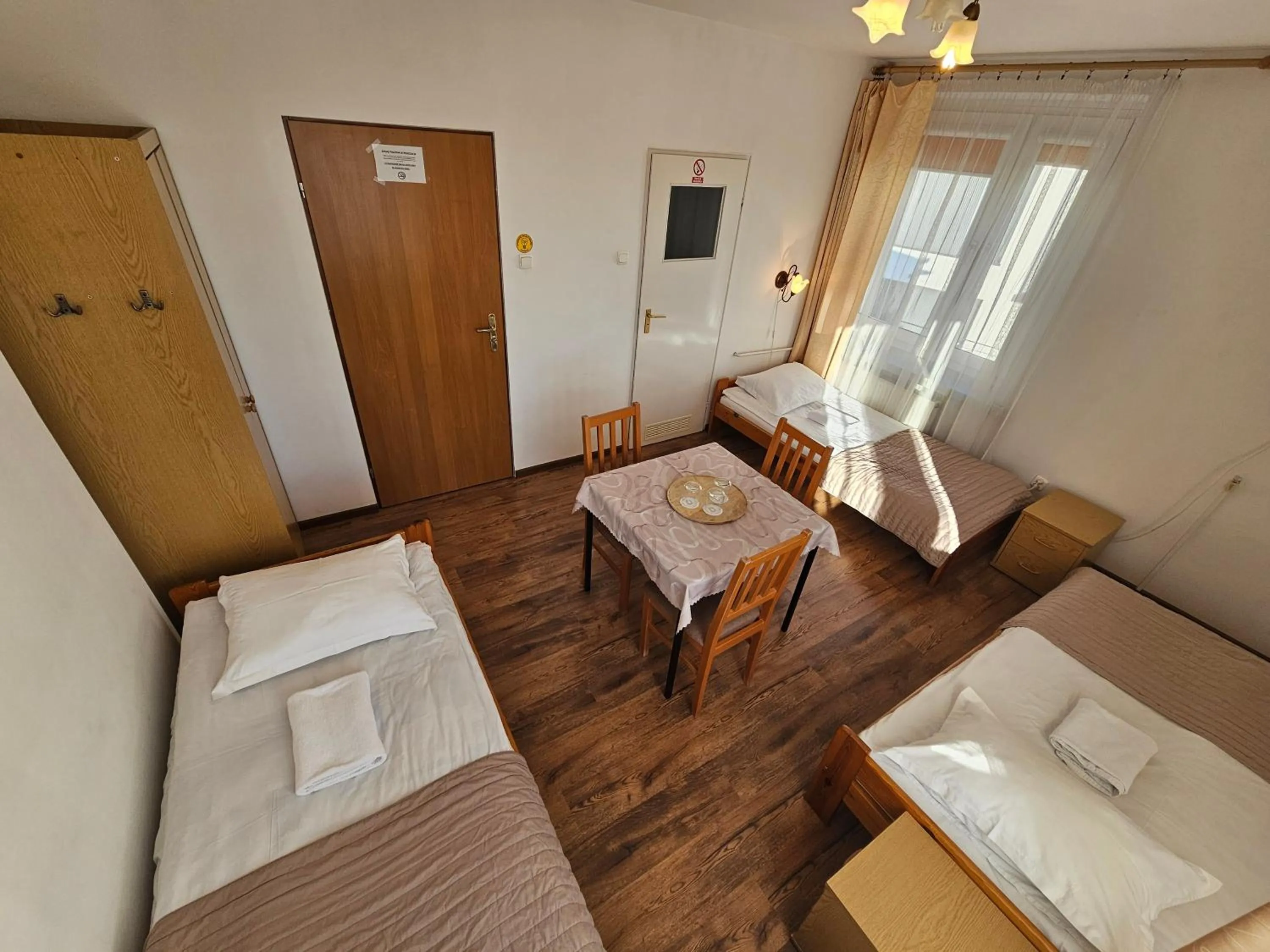 Bed in Hotel Eden 24h