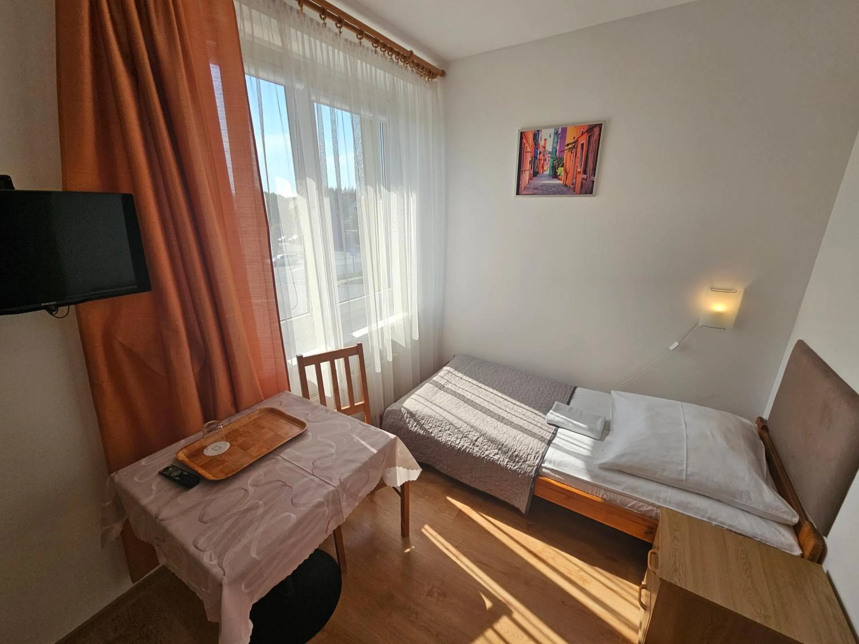 Photo of the whole room, Bed in Hotel Eden 24h