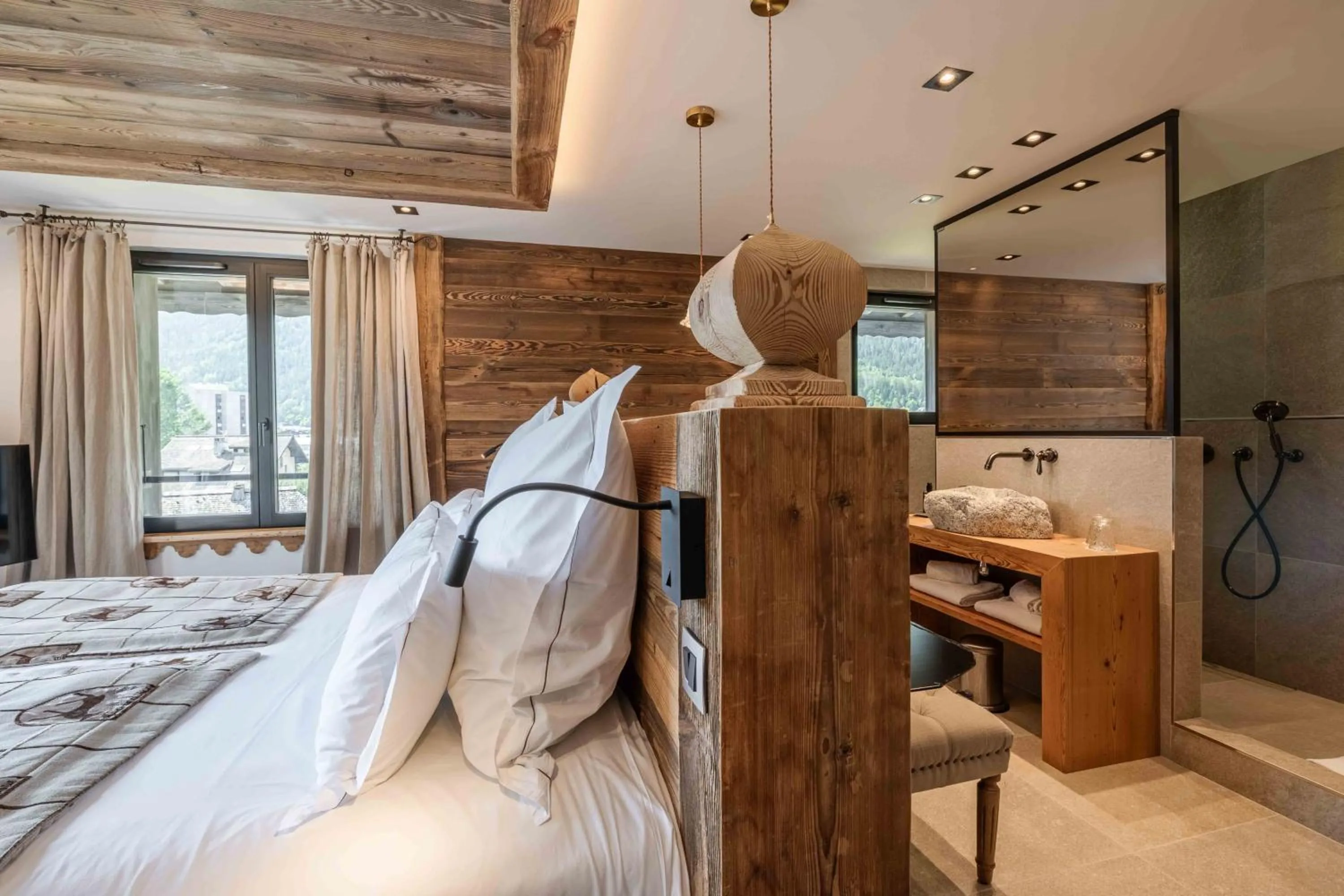 Bed in Chalet-Hôtel Hermitage