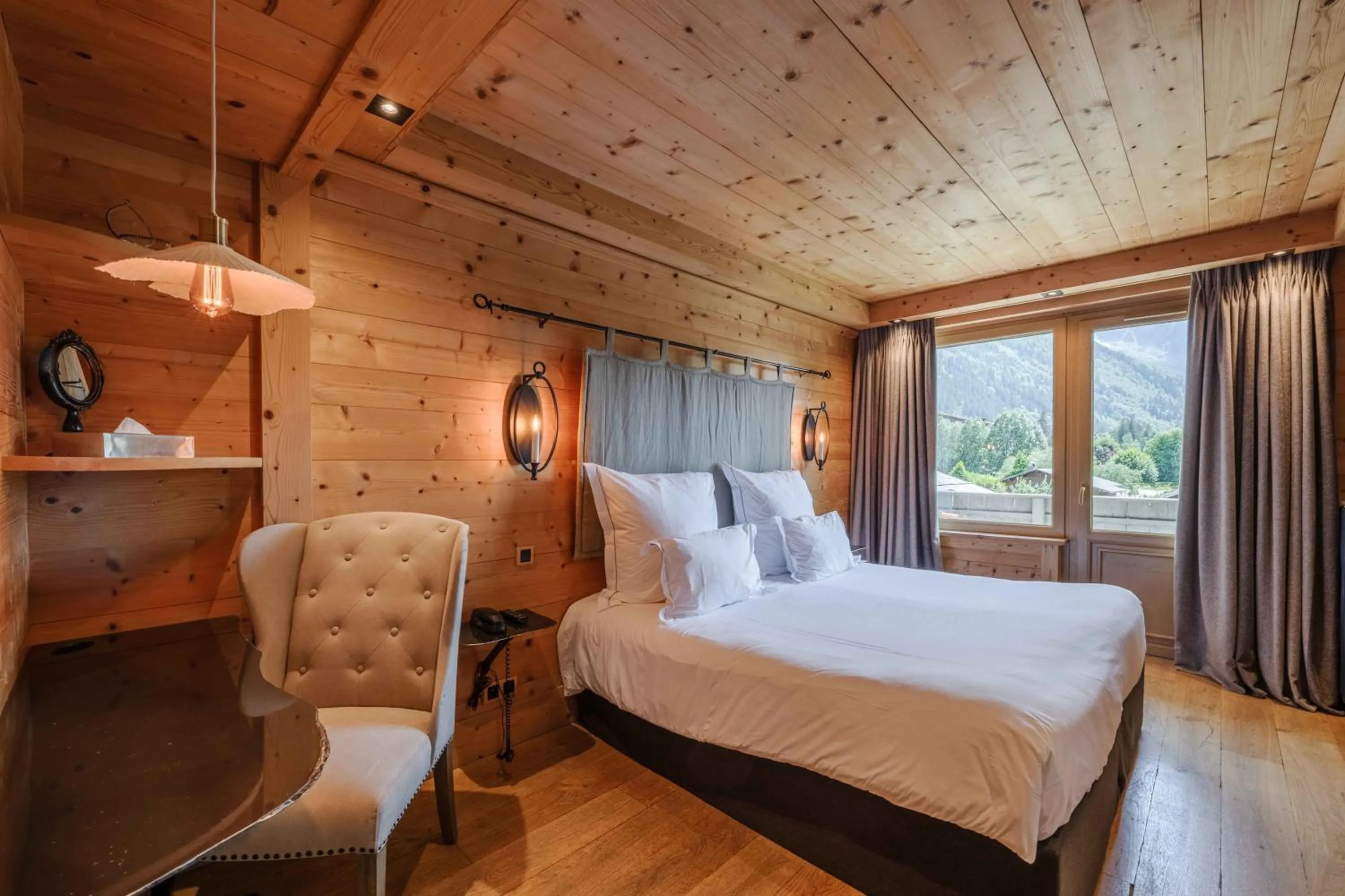 Bed in Chalet-Hôtel Hermitage