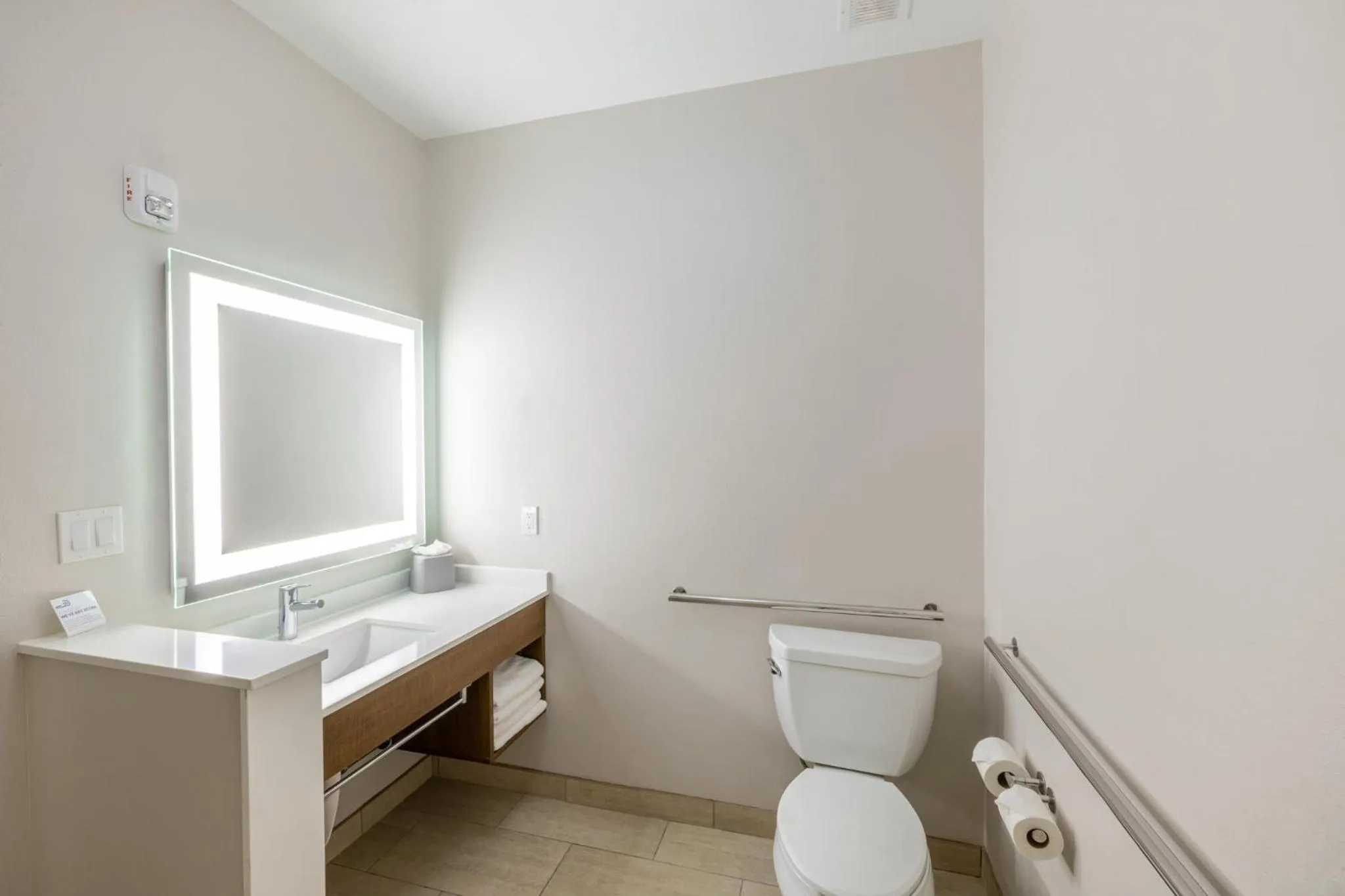 Photo of the whole room in Holiday Inn Express & Suites Lindale - Tyler by IHG