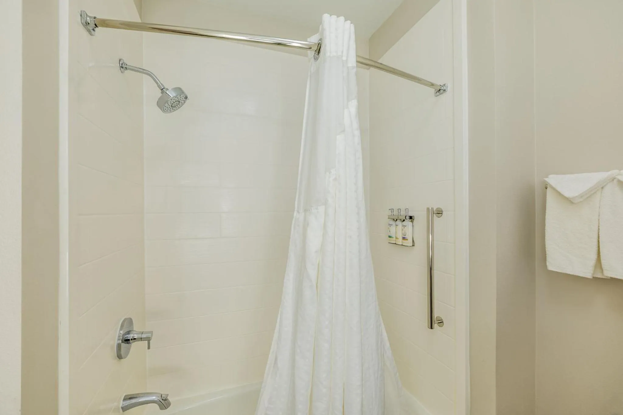 Photo of the whole room in Holiday Inn Express & Suites Lindale - Tyler by IHG