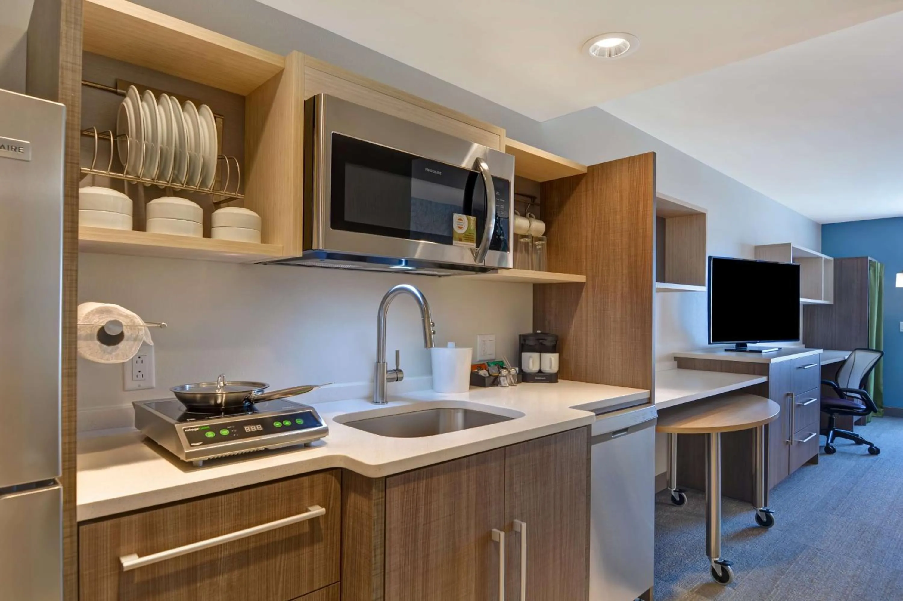 Coffee/tea facilities in Home2 Suites Williston Burlington, Vt