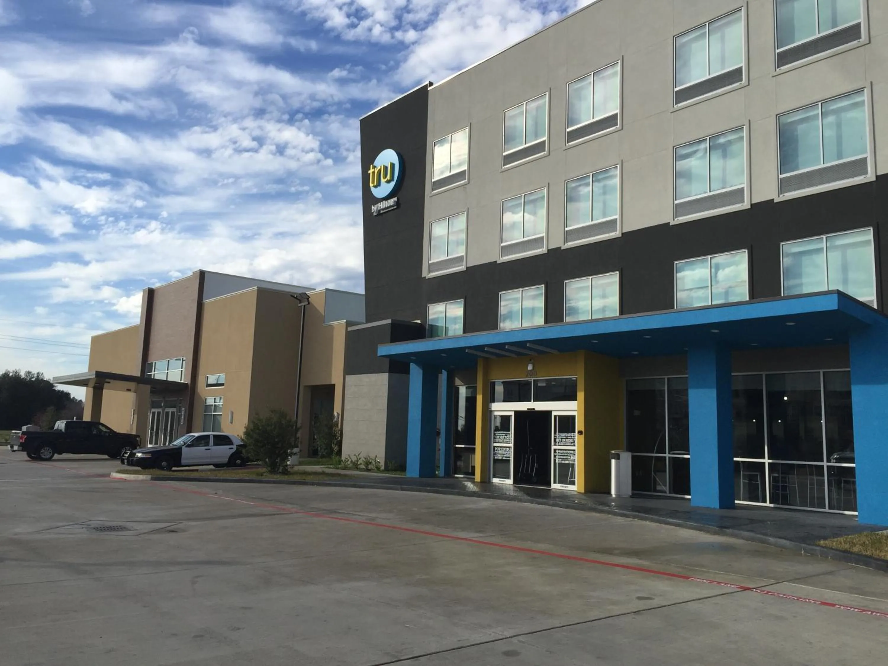 Property building in Tru By Hilton Katy Houston West, Tx