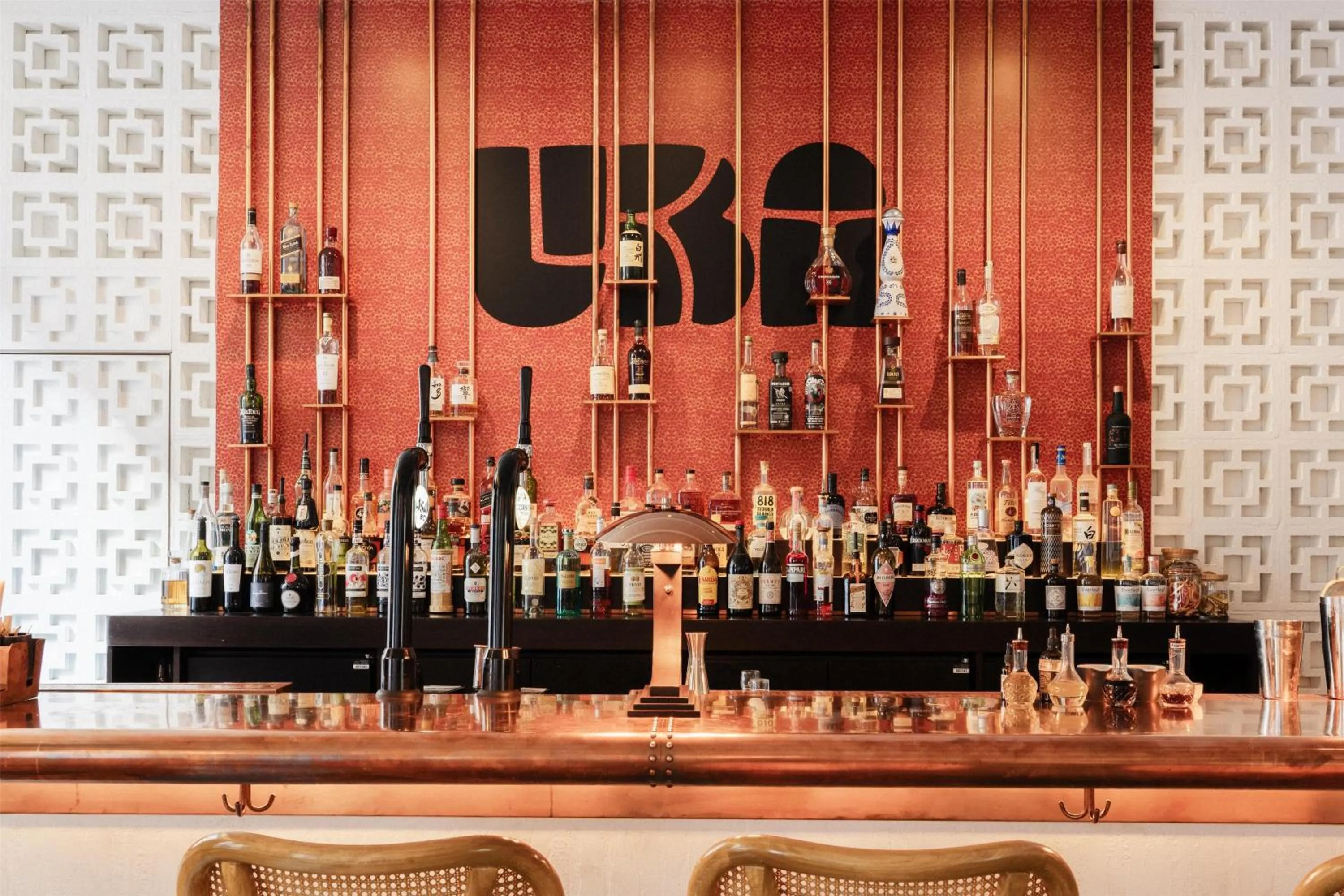 Lounge or bar in Hart Shoreditch Hotel London, Curio Collection by Hilton