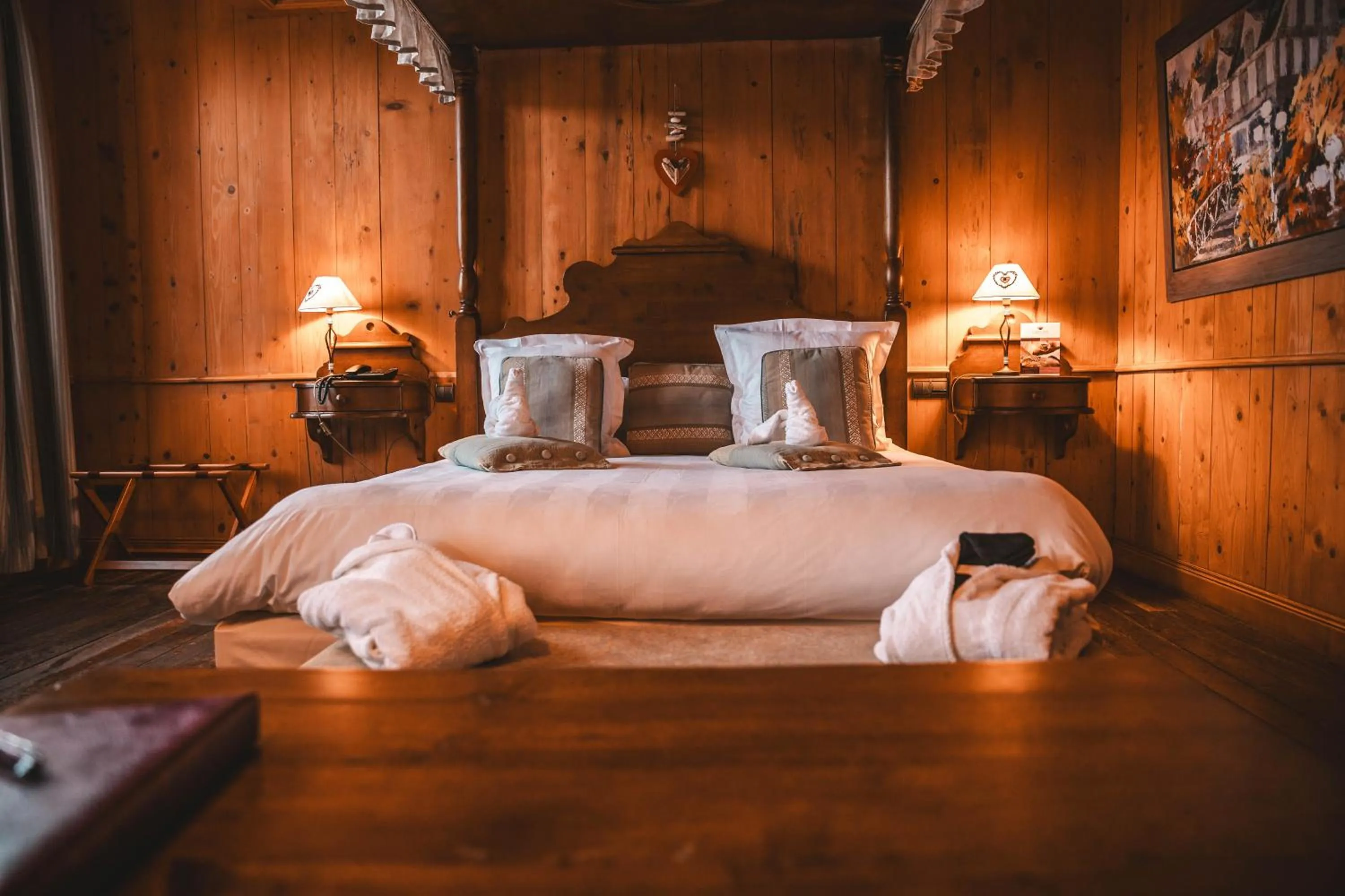 Bed in Les Violettes Hotel & Spa