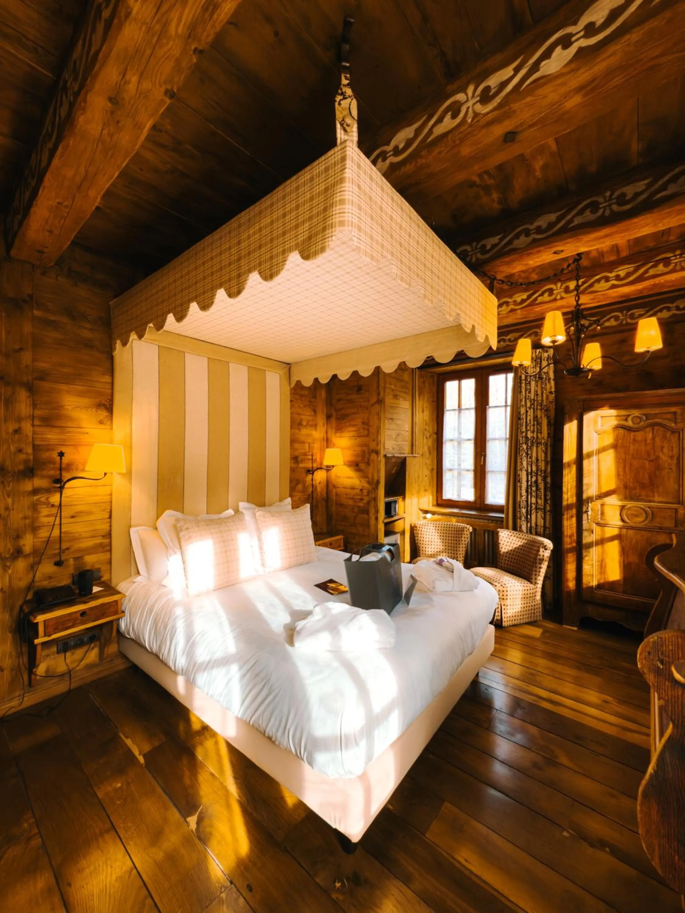 Bed in Les Violettes Hotel & Spa