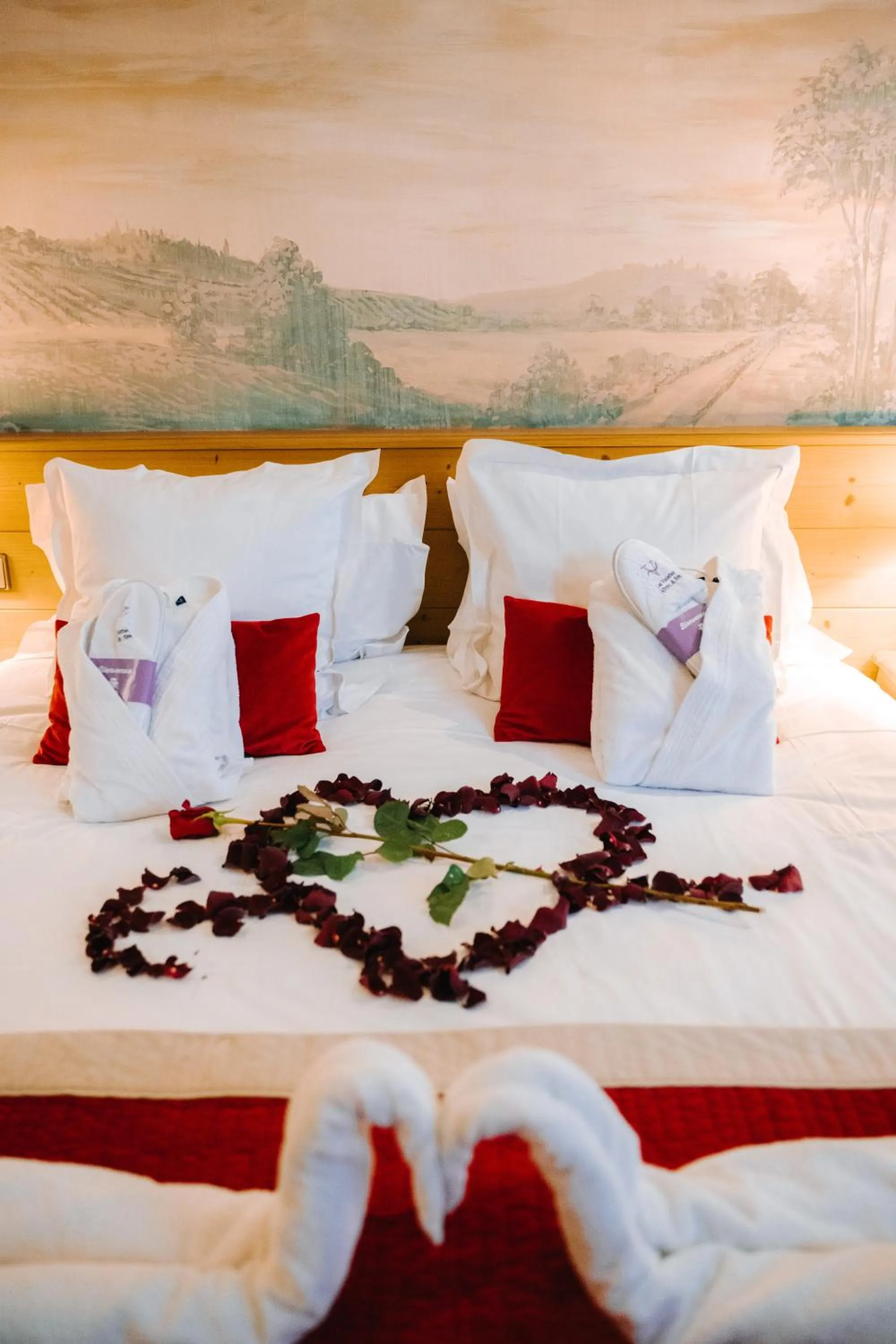 Bed in Les Violettes Hotel & Spa